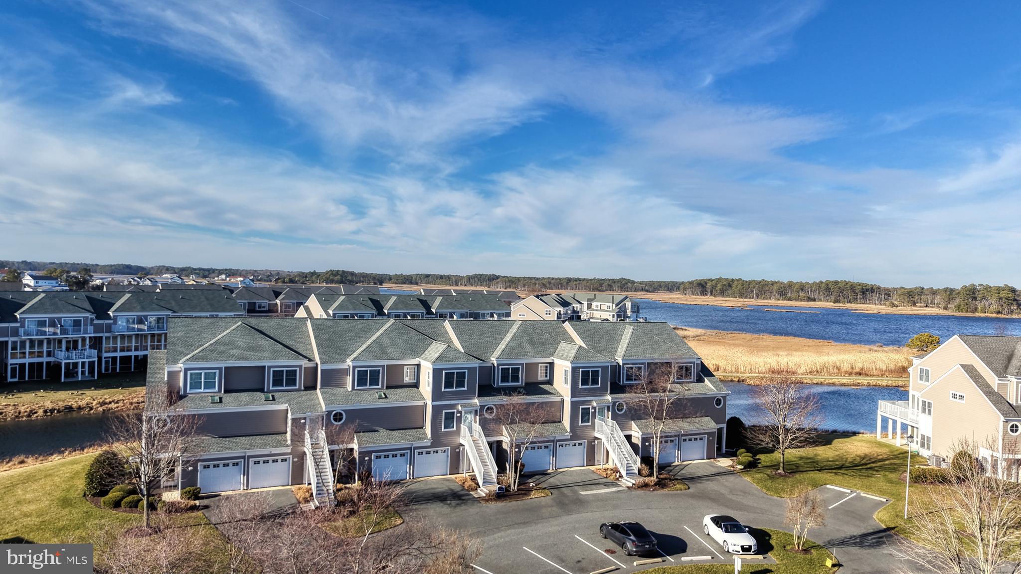 BAYVILLE SHORES - Residential