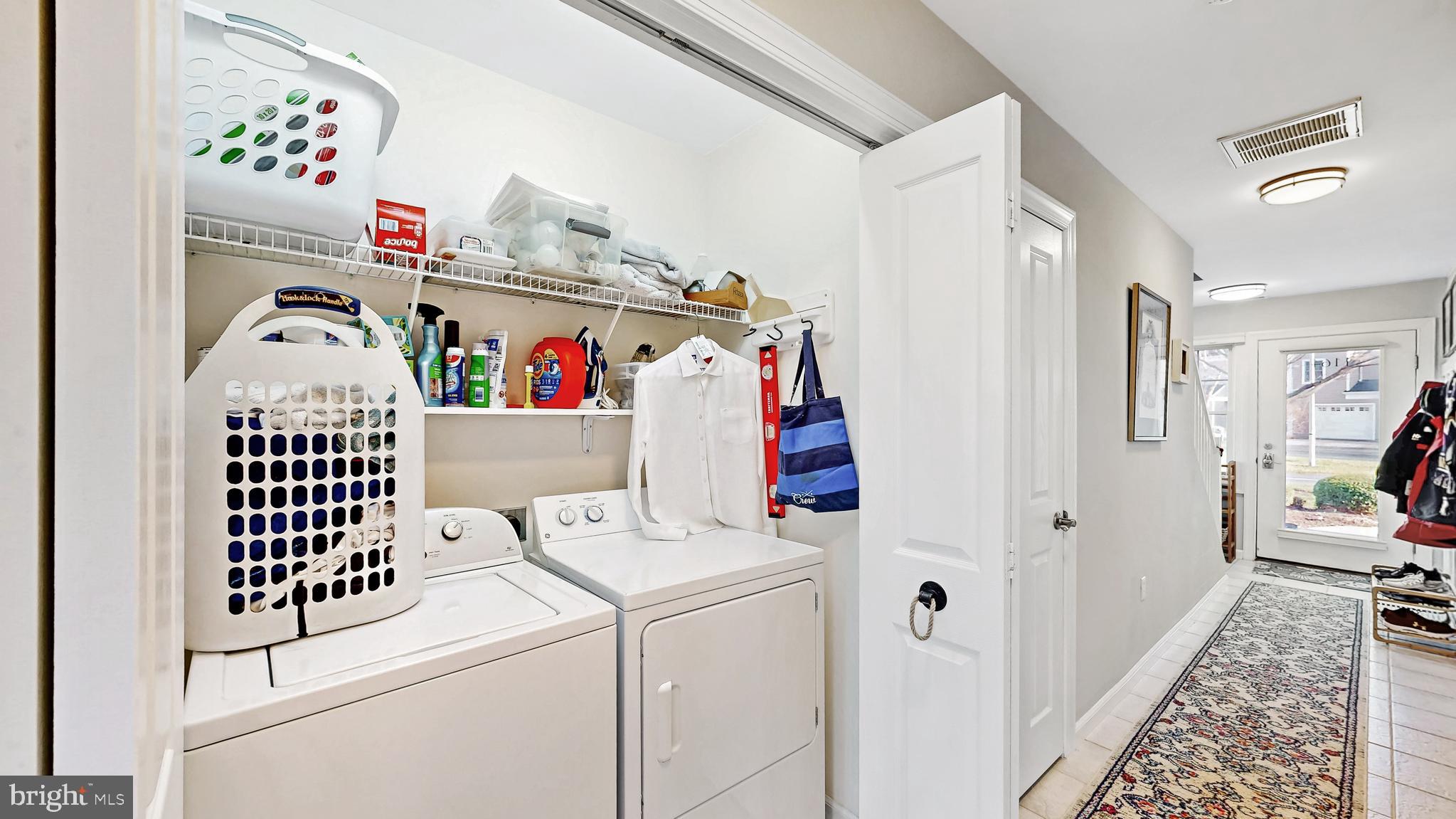 BAYVILLE SHORES - Residential