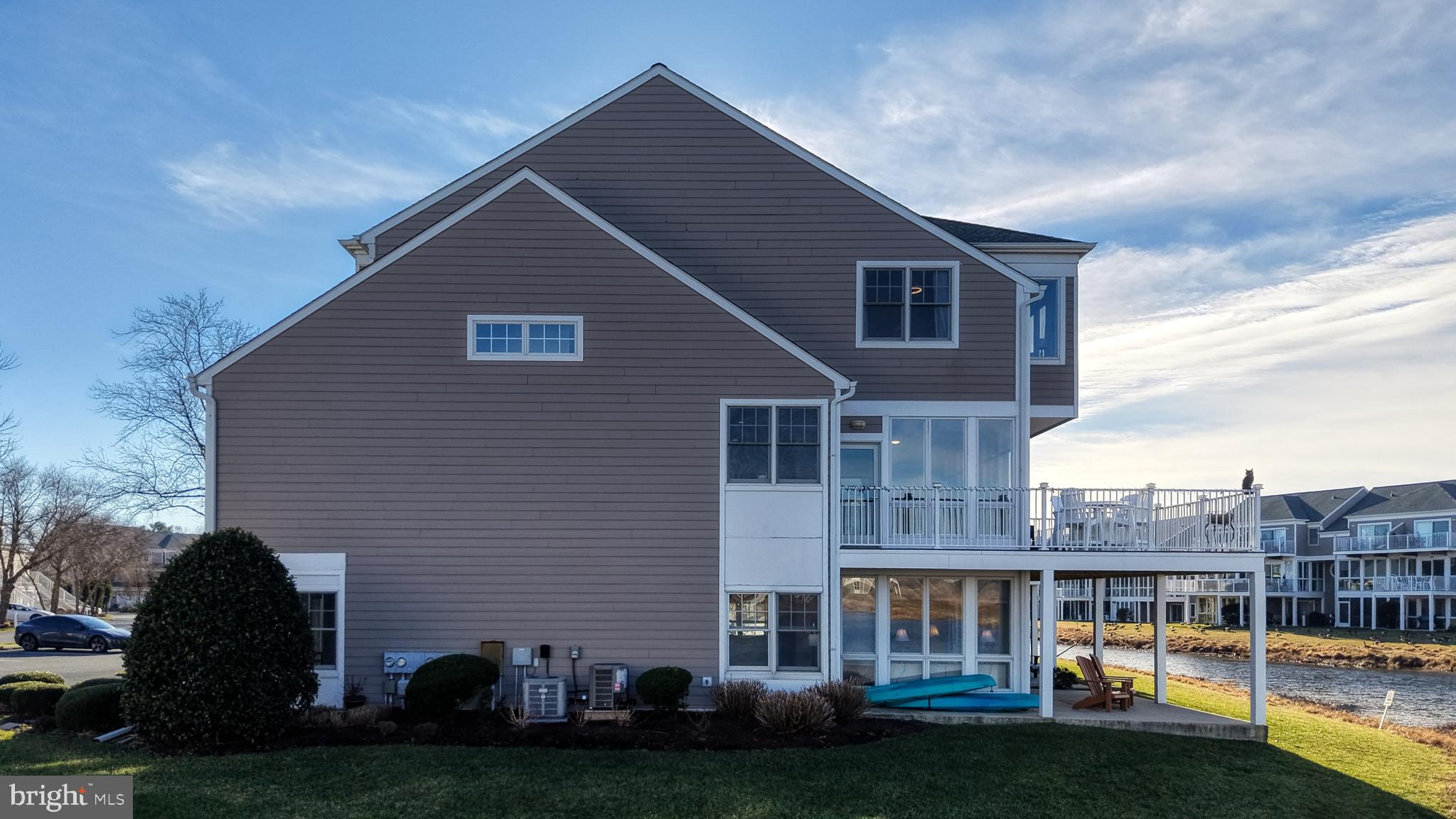 BAYVILLE SHORES - Residential