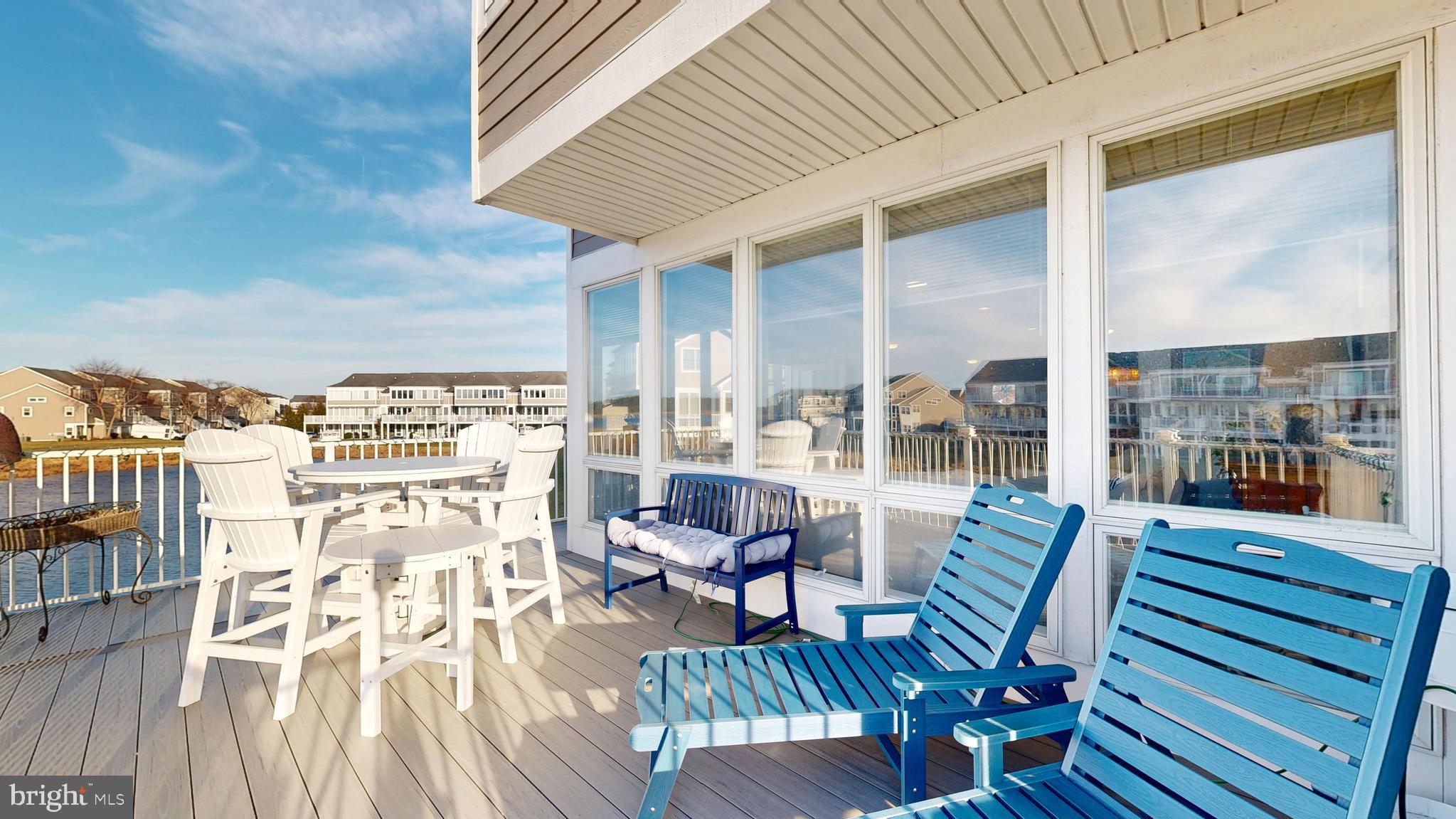 BAYVILLE SHORES - Residential