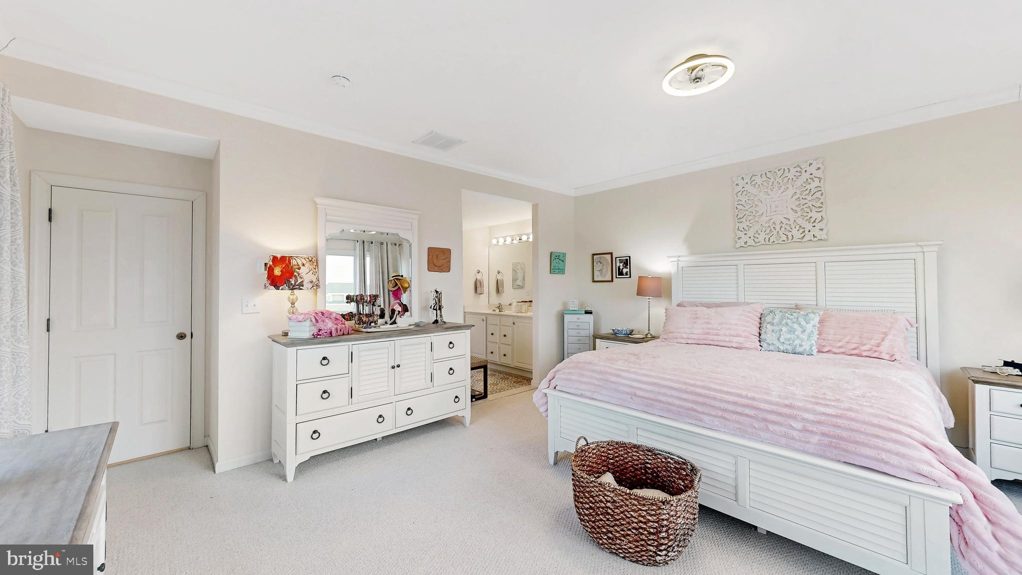 BAYVILLE SHORES - Residential