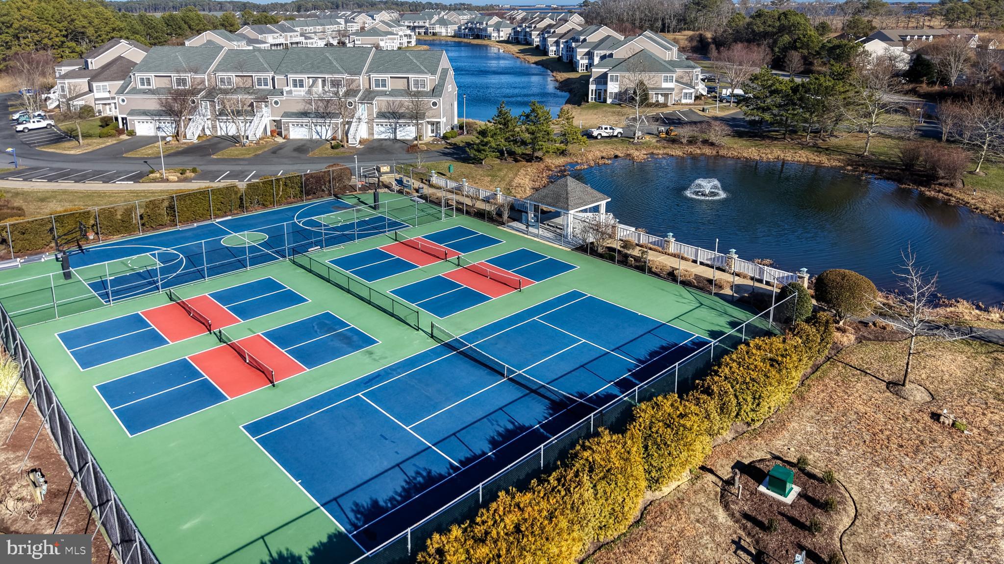 BAYVILLE SHORES - Residential