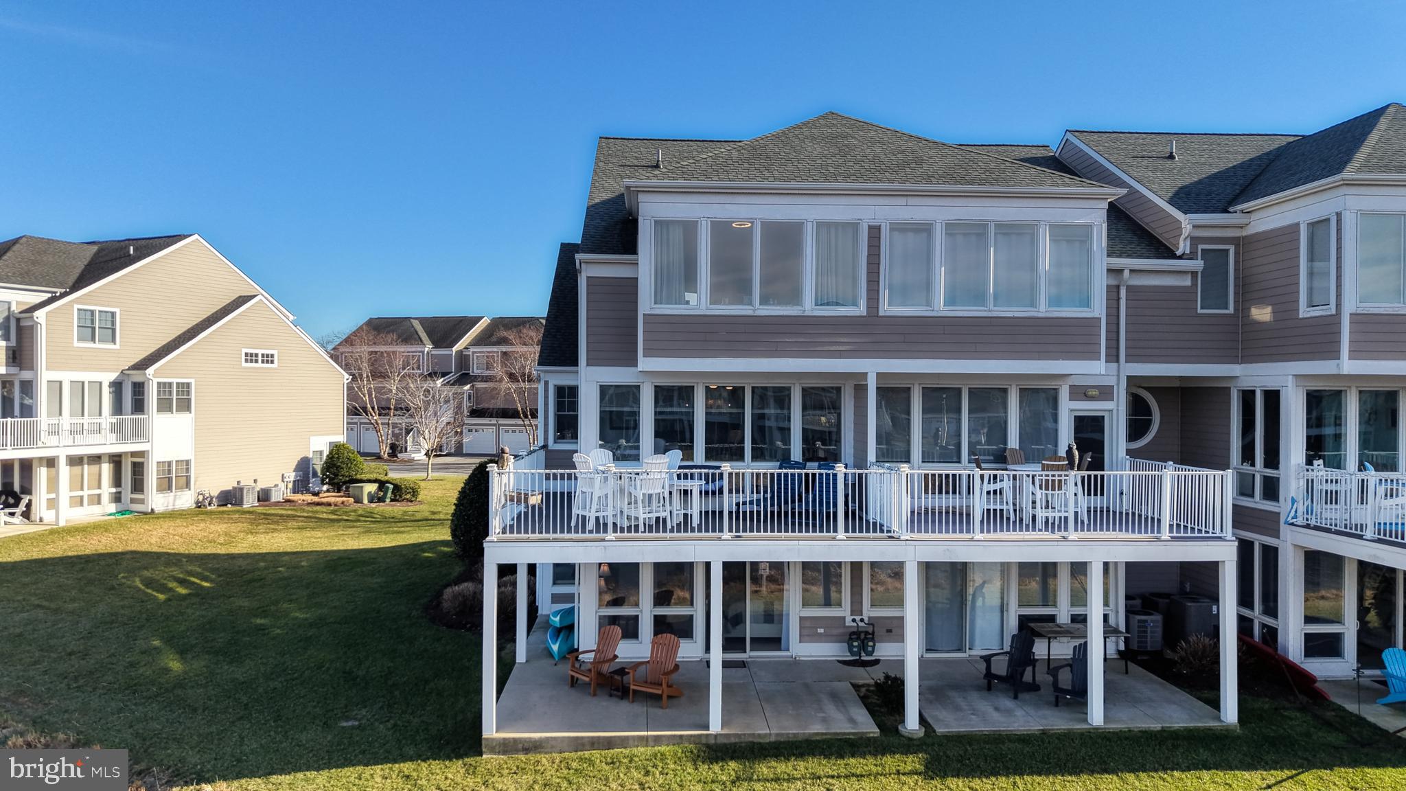 BAYVILLE SHORES - Residential
