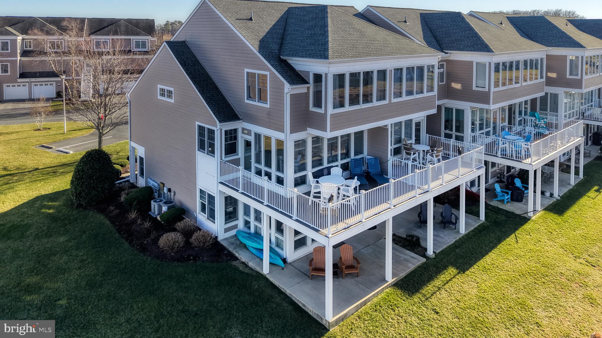 BAYVILLE SHORES - Residential