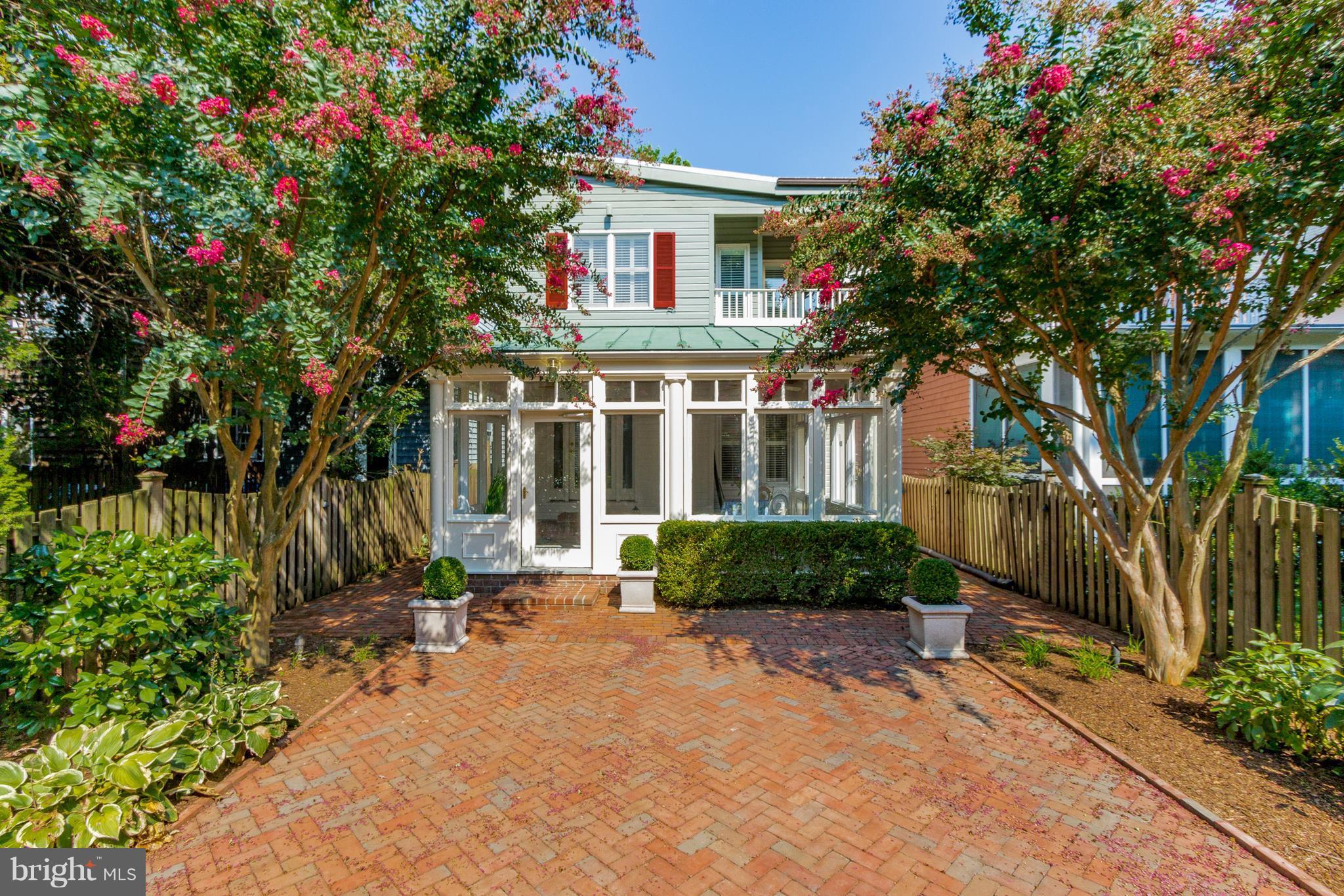 HISTORIC DISTRICT - Residential