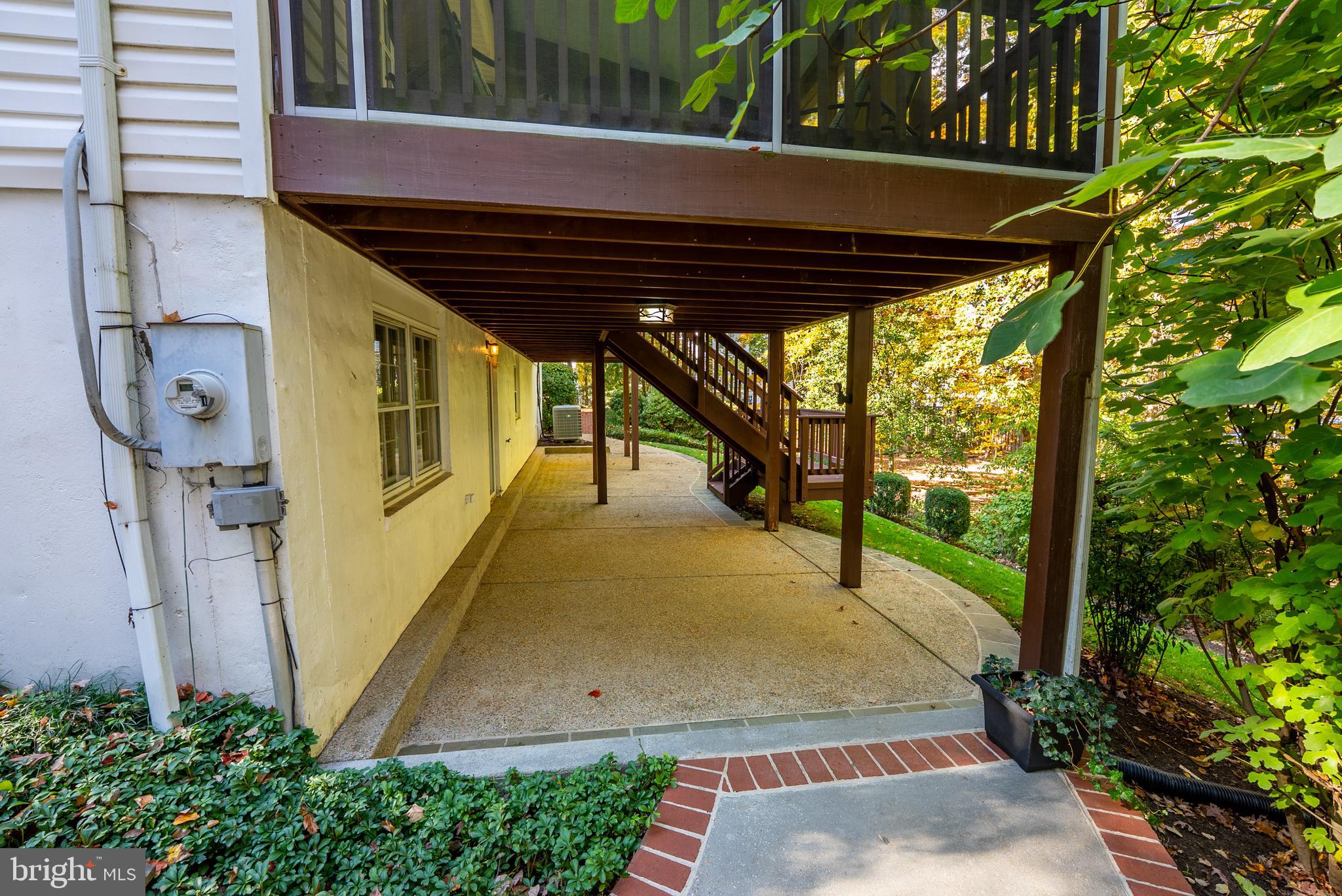 LAKEWOOD HILLS - Residential