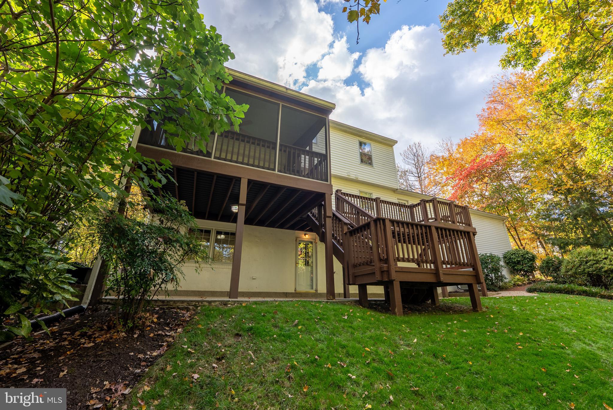 LAKEWOOD HILLS - Residential