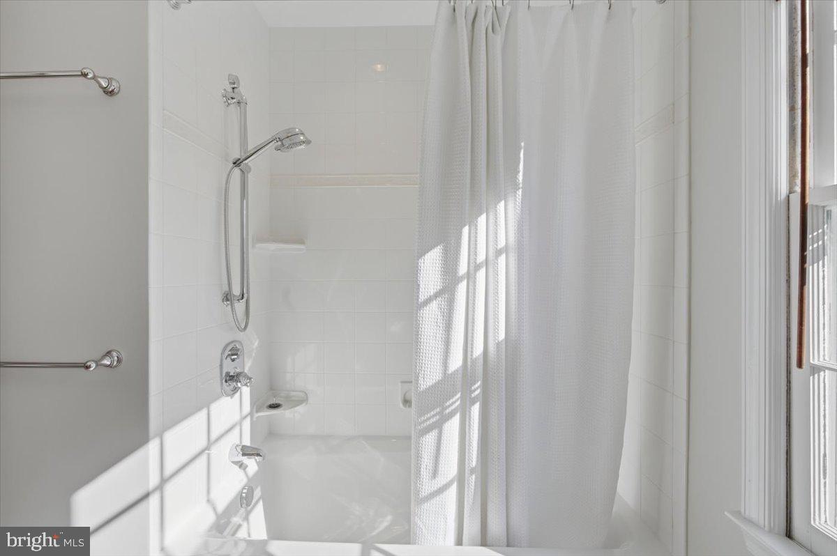 LAKEWOOD HILLS - Residential