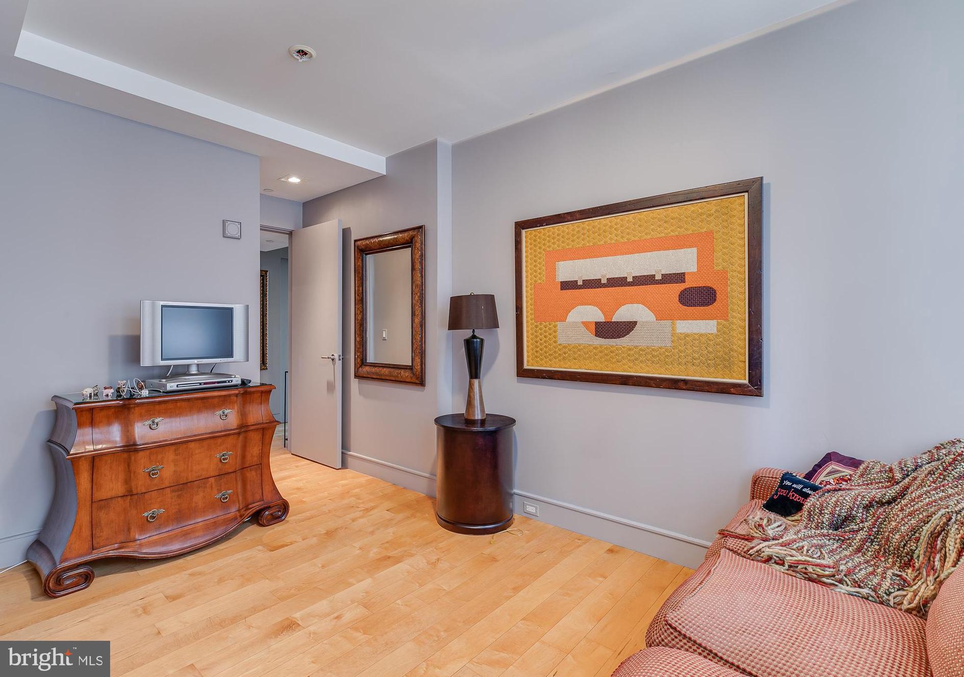 WASHINGTON SQ WEST - Residential