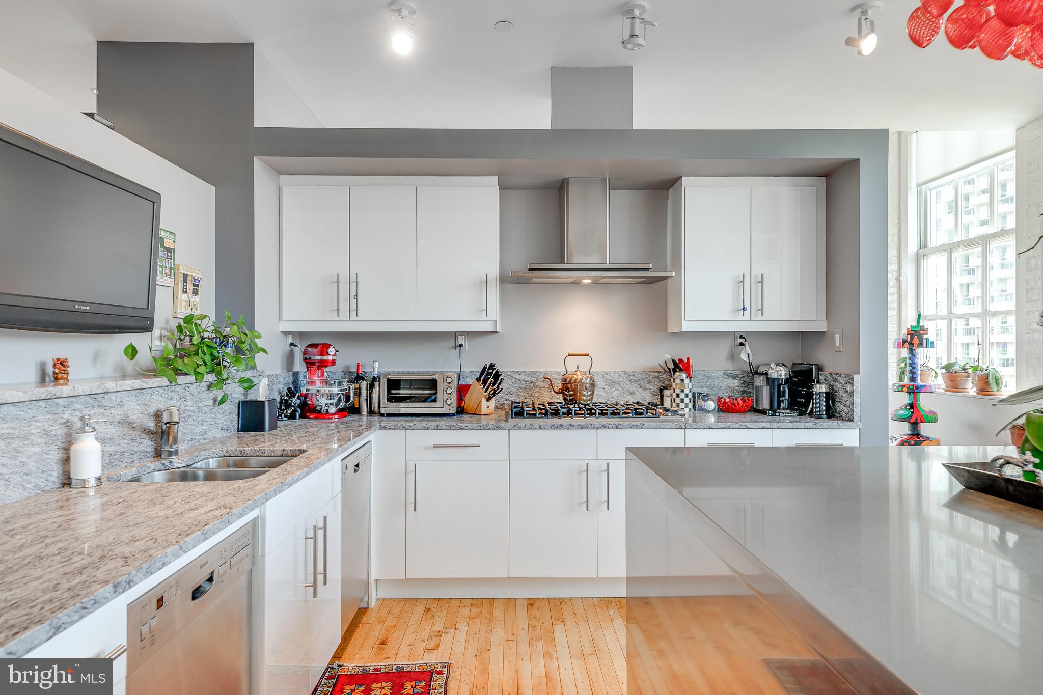 WASHINGTON SQ WEST - Residential