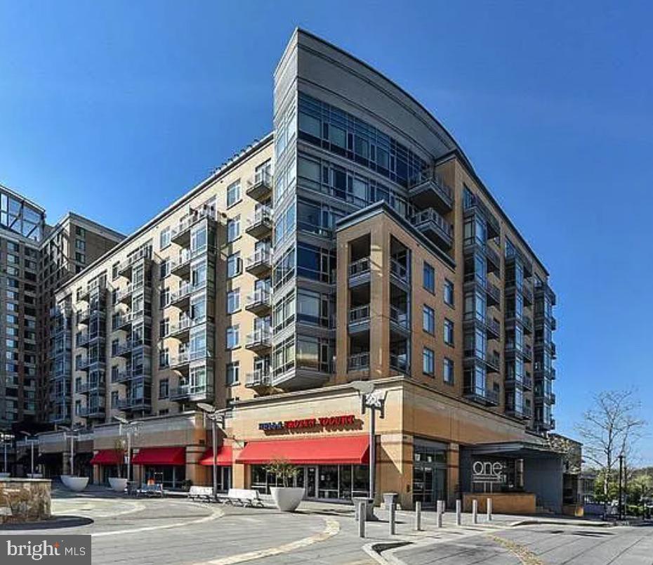 UNIVERSITY TOWN CENTER - Residential