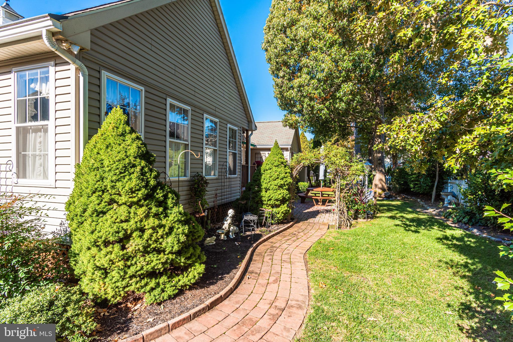 OYSTER HARBOR - Residential