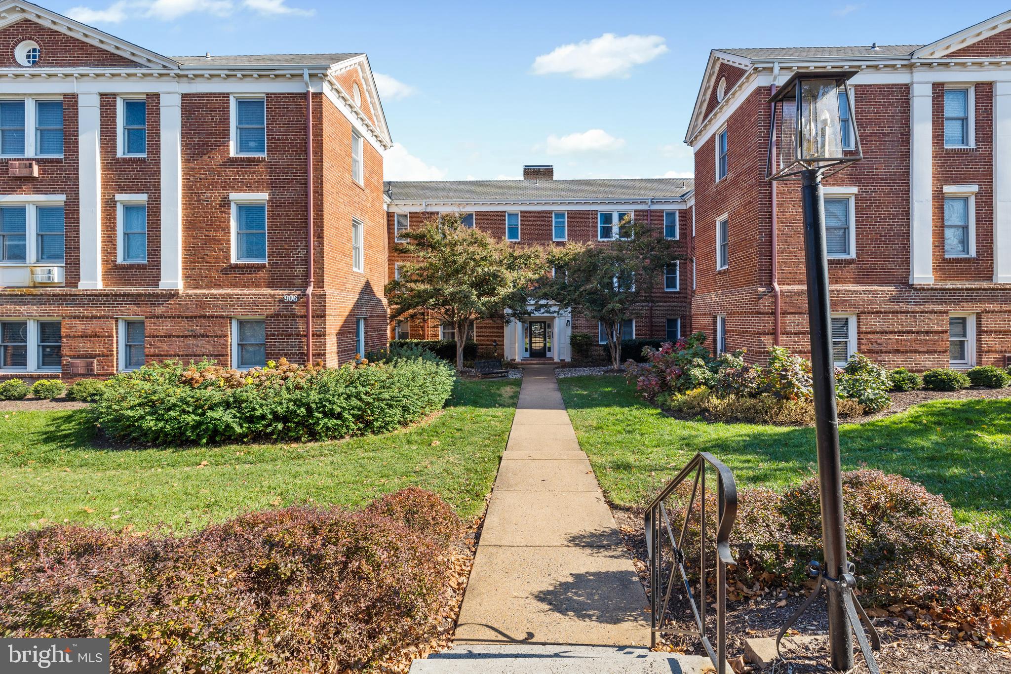 BEARINGS SOUTH - Residential Lease