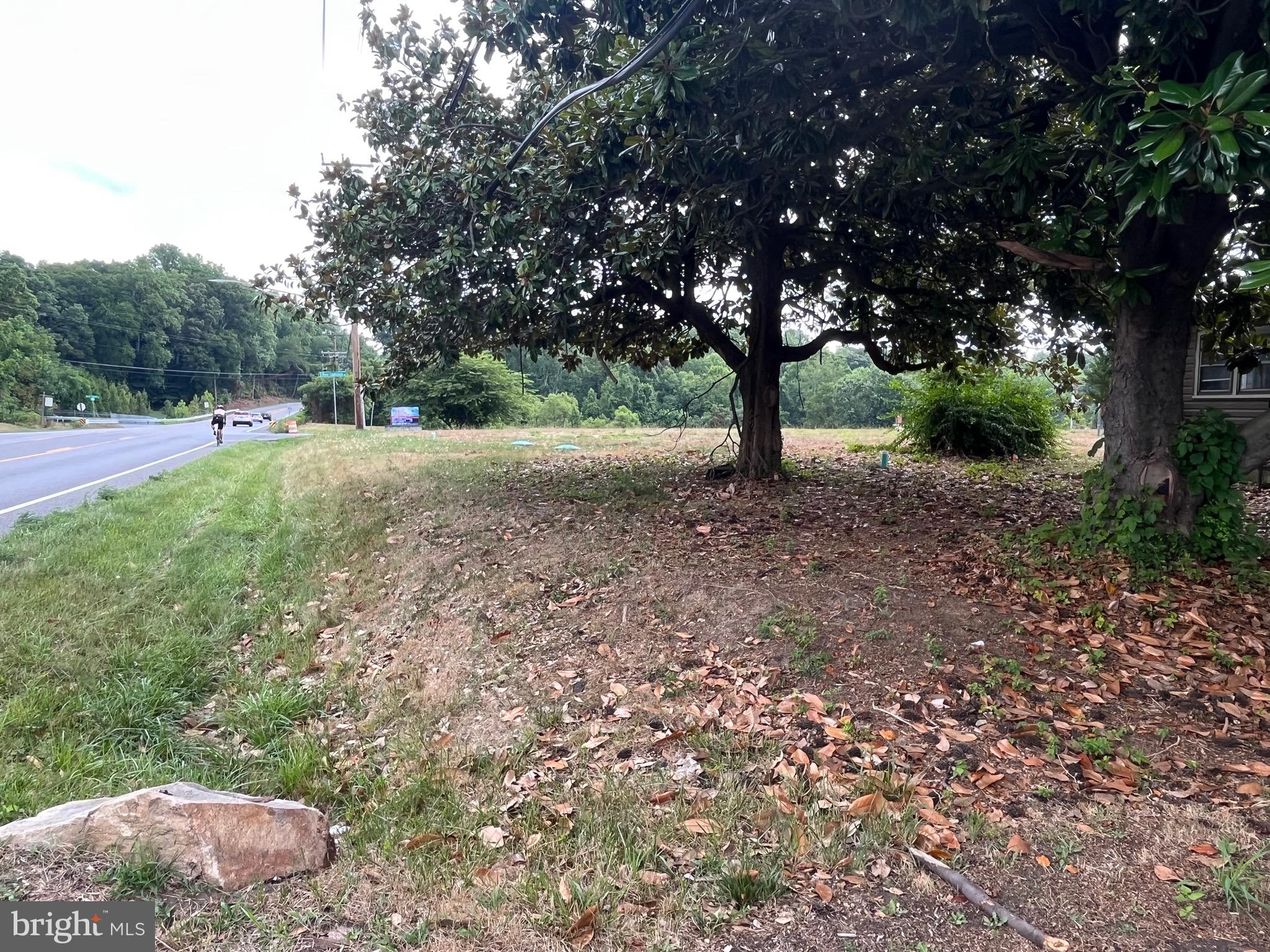 3611 SOLOMONS ISLAND ROAD