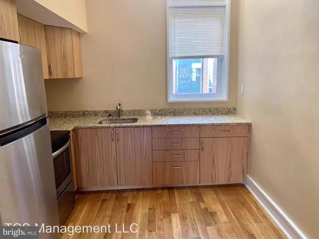 FAIRMOUNT - Residential Lease