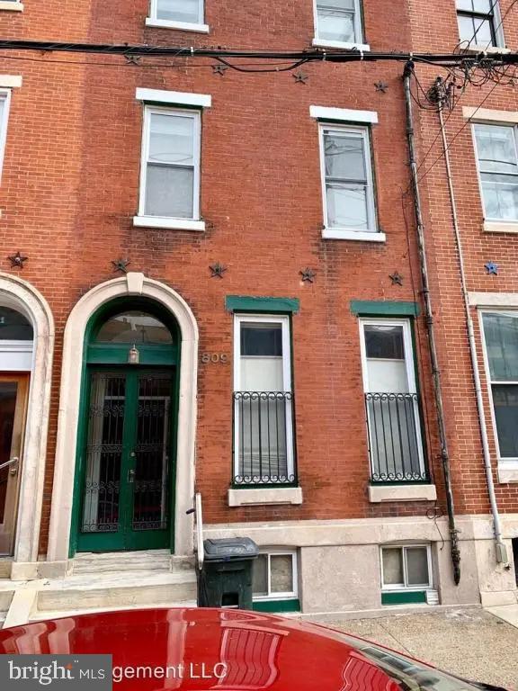 FAIRMOUNT - Residential Lease