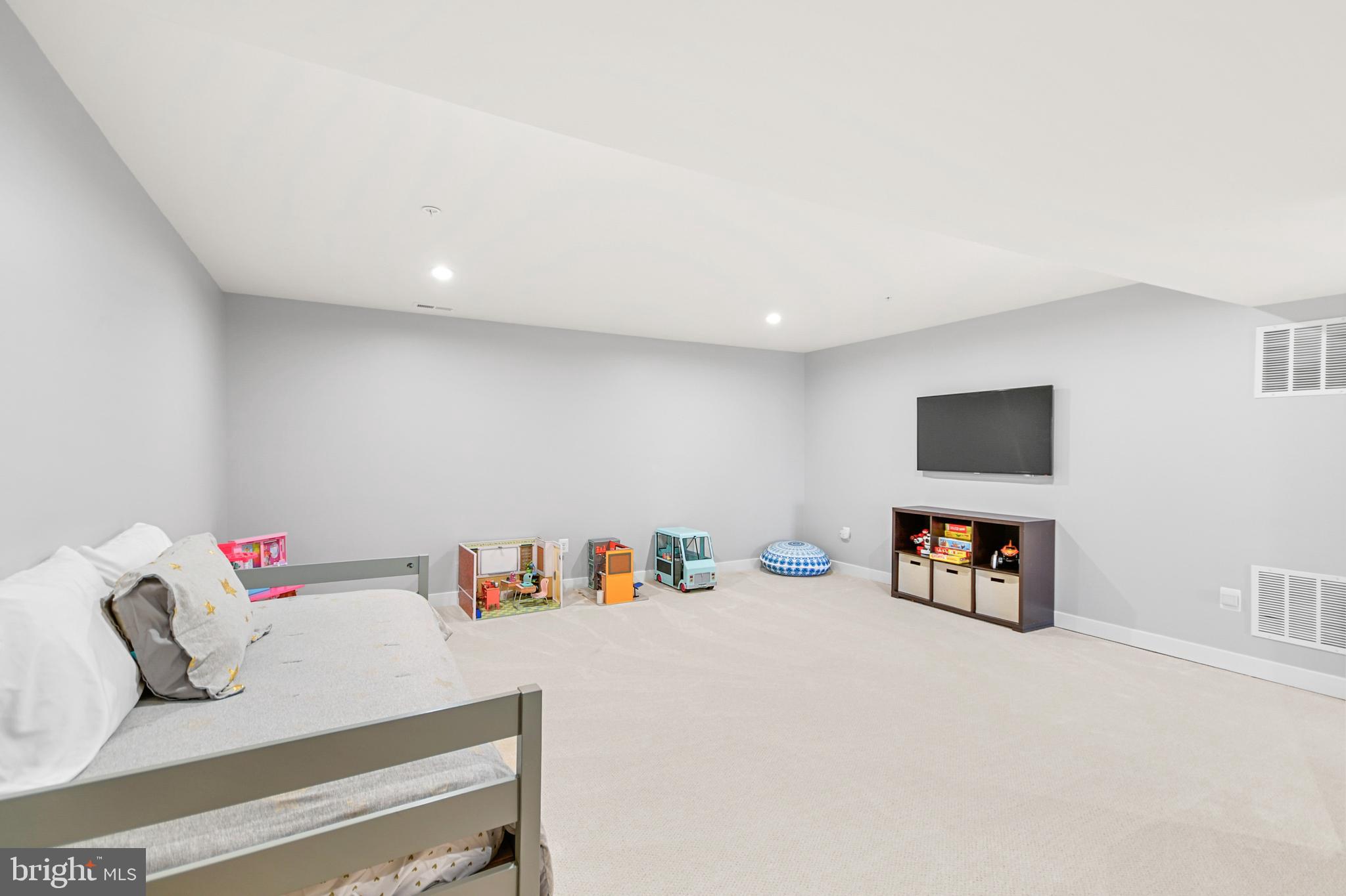 RAMSBURG ESTATES - Residential