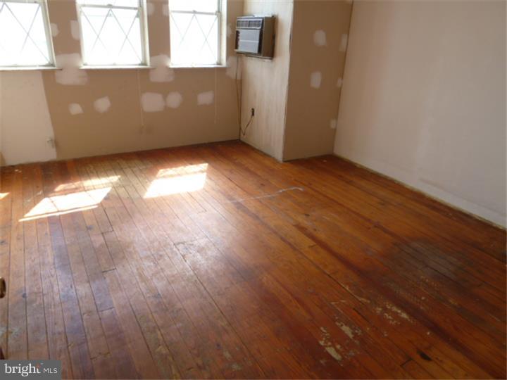 PHILADELPHIA (SOUTHWEST) - Residential
