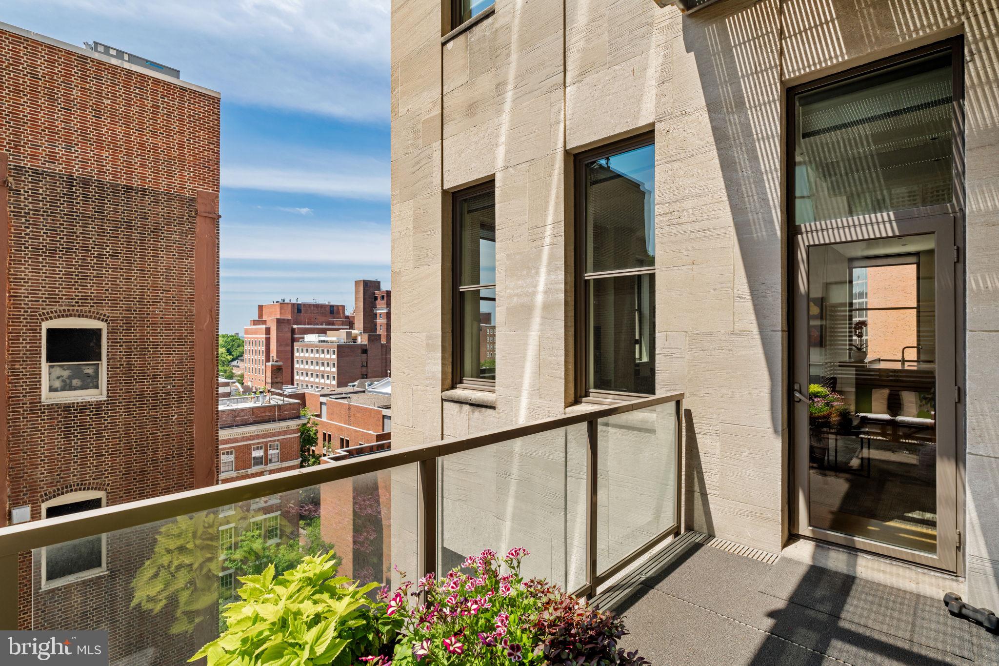 SOCIETY HILL - Residential