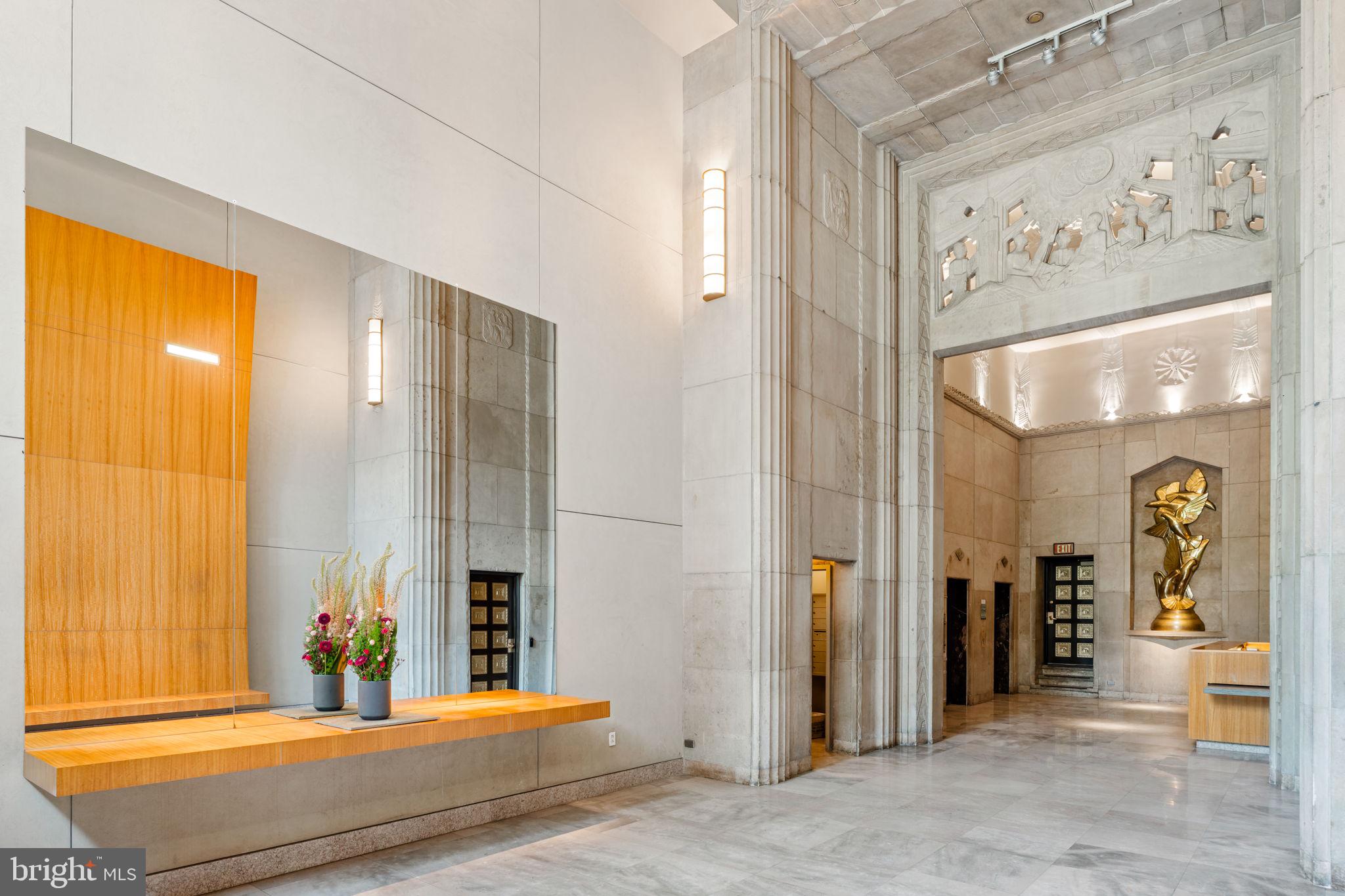 SOCIETY HILL - Residential