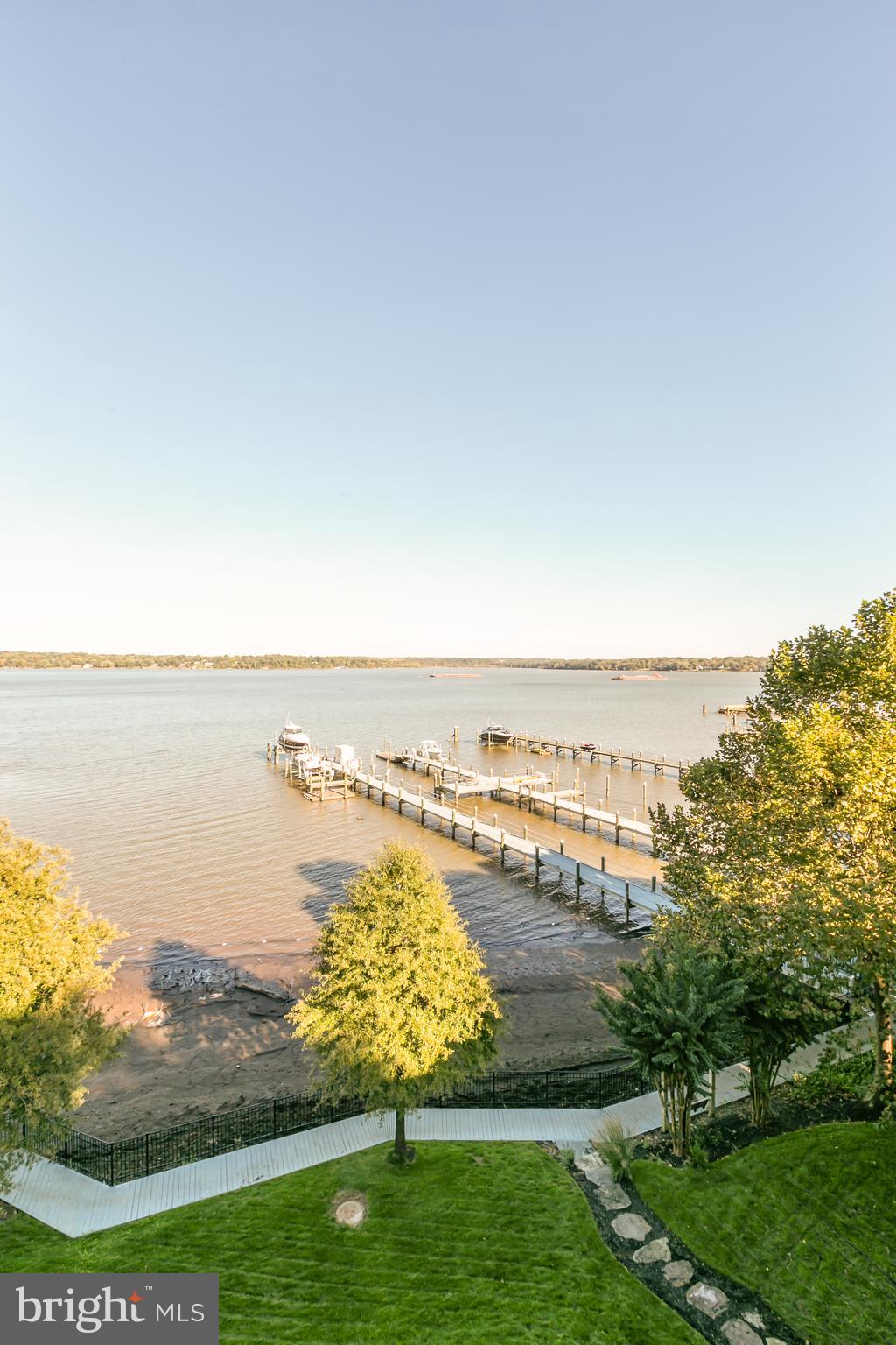 ARCTURUS ON THE POTOMAC - Residential