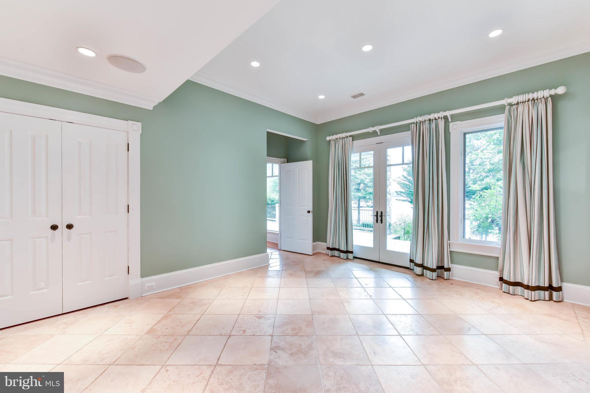 ARCTURUS ON THE POTOMAC - Residential