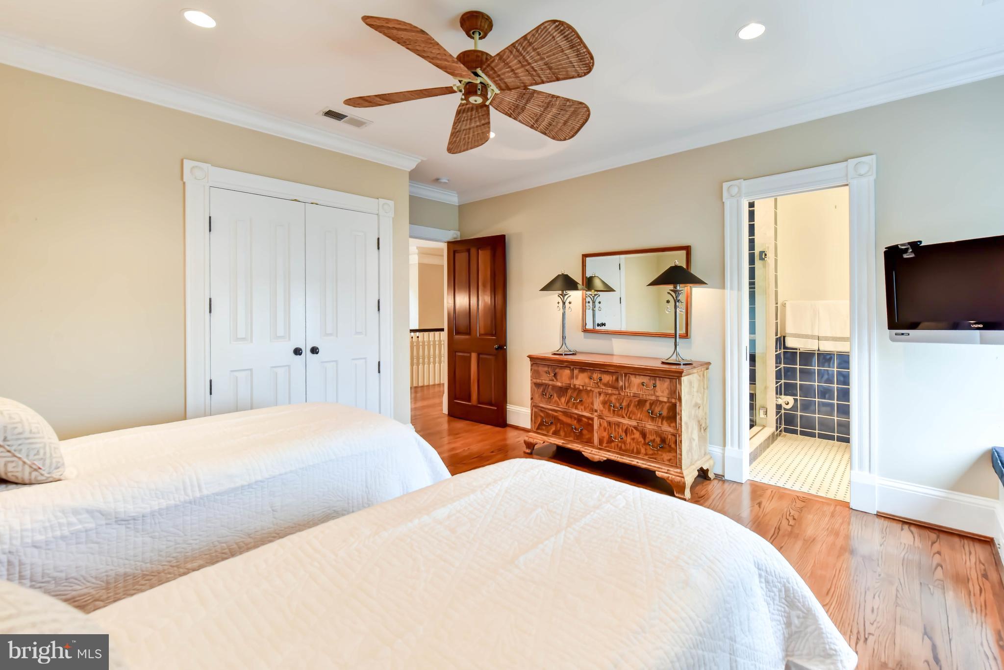 ARCTURUS ON THE POTOMAC - Residential