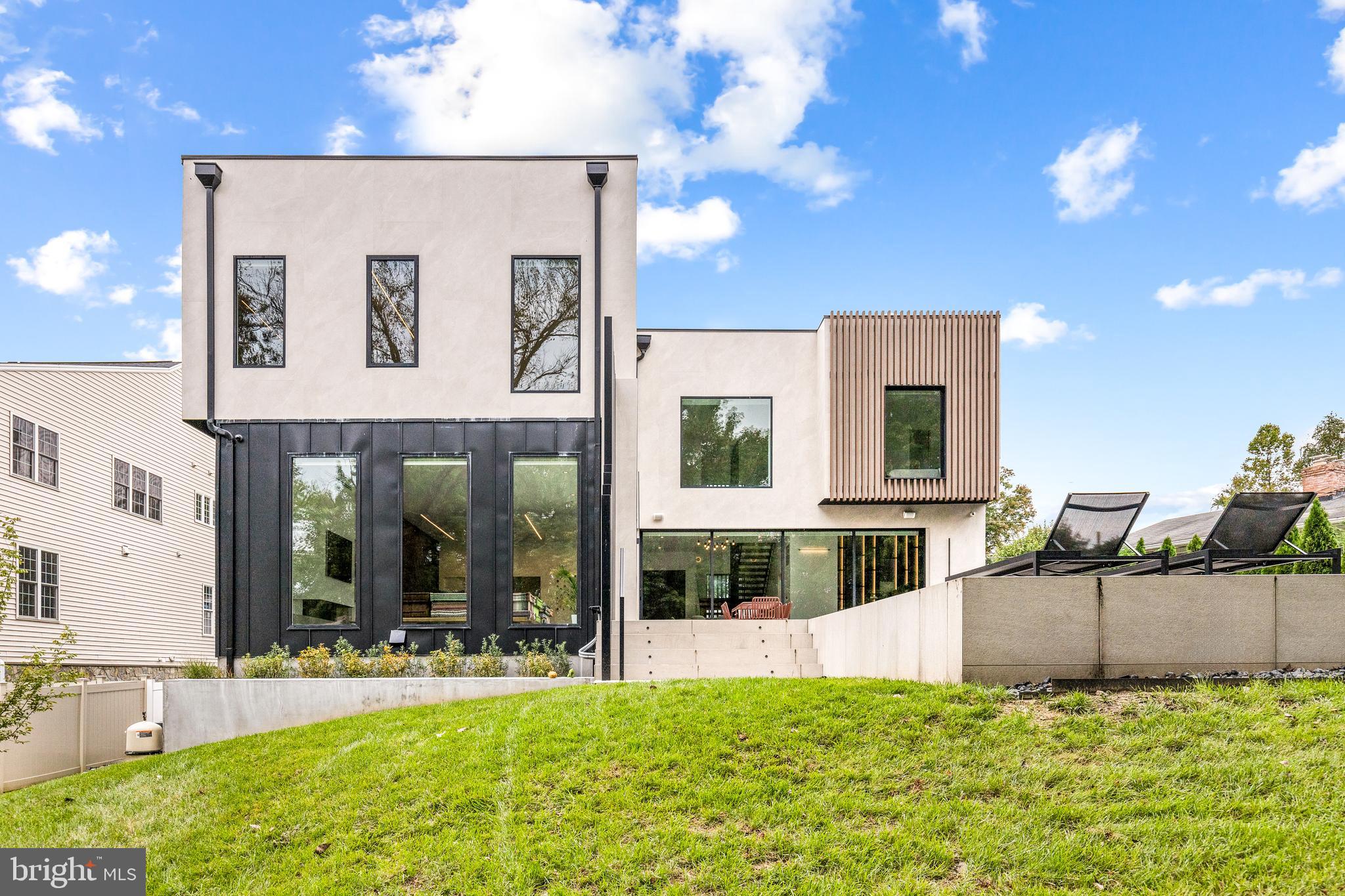 SUNNY SIDE - Residential