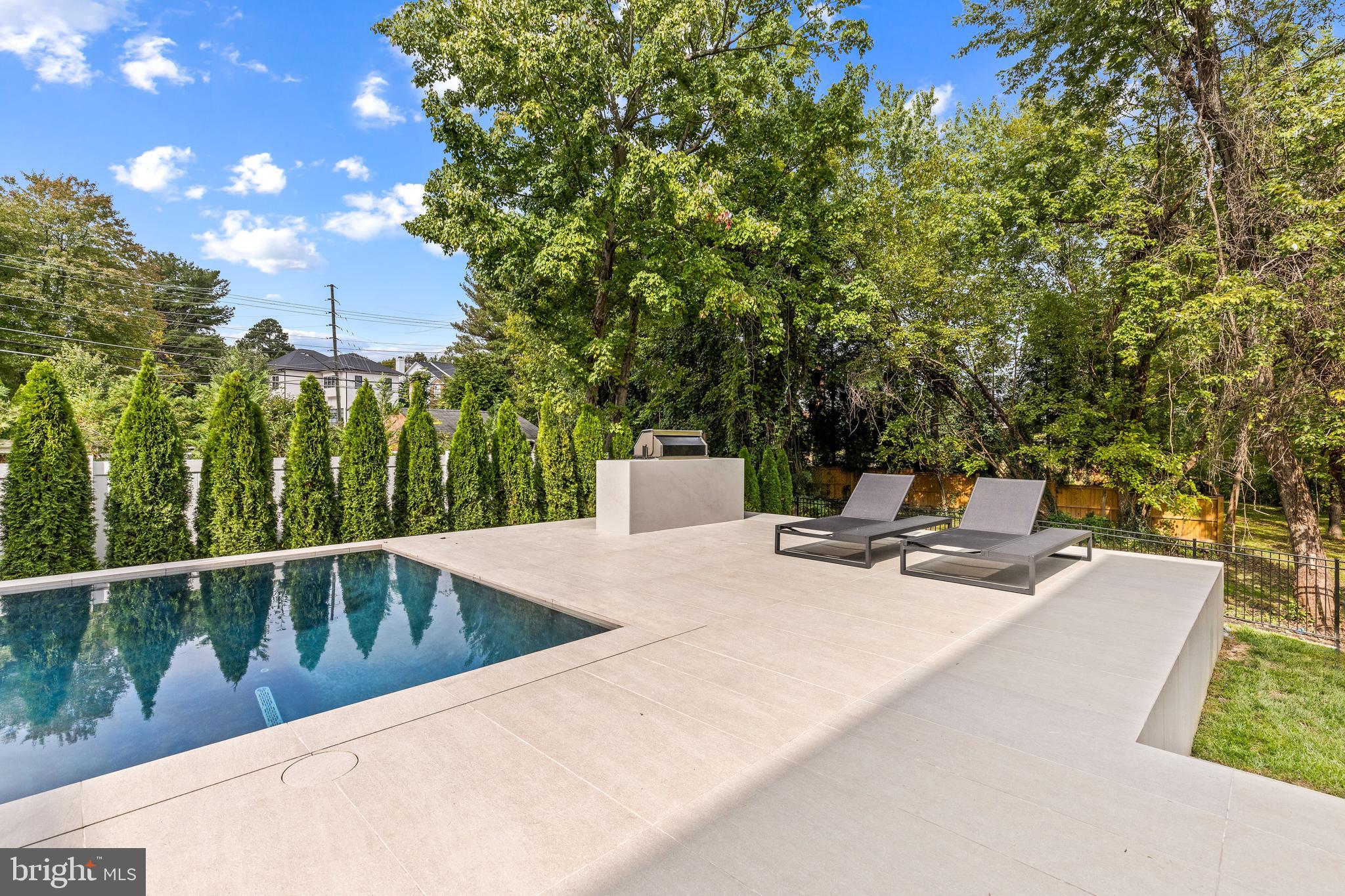 7216 DAVIS COURT