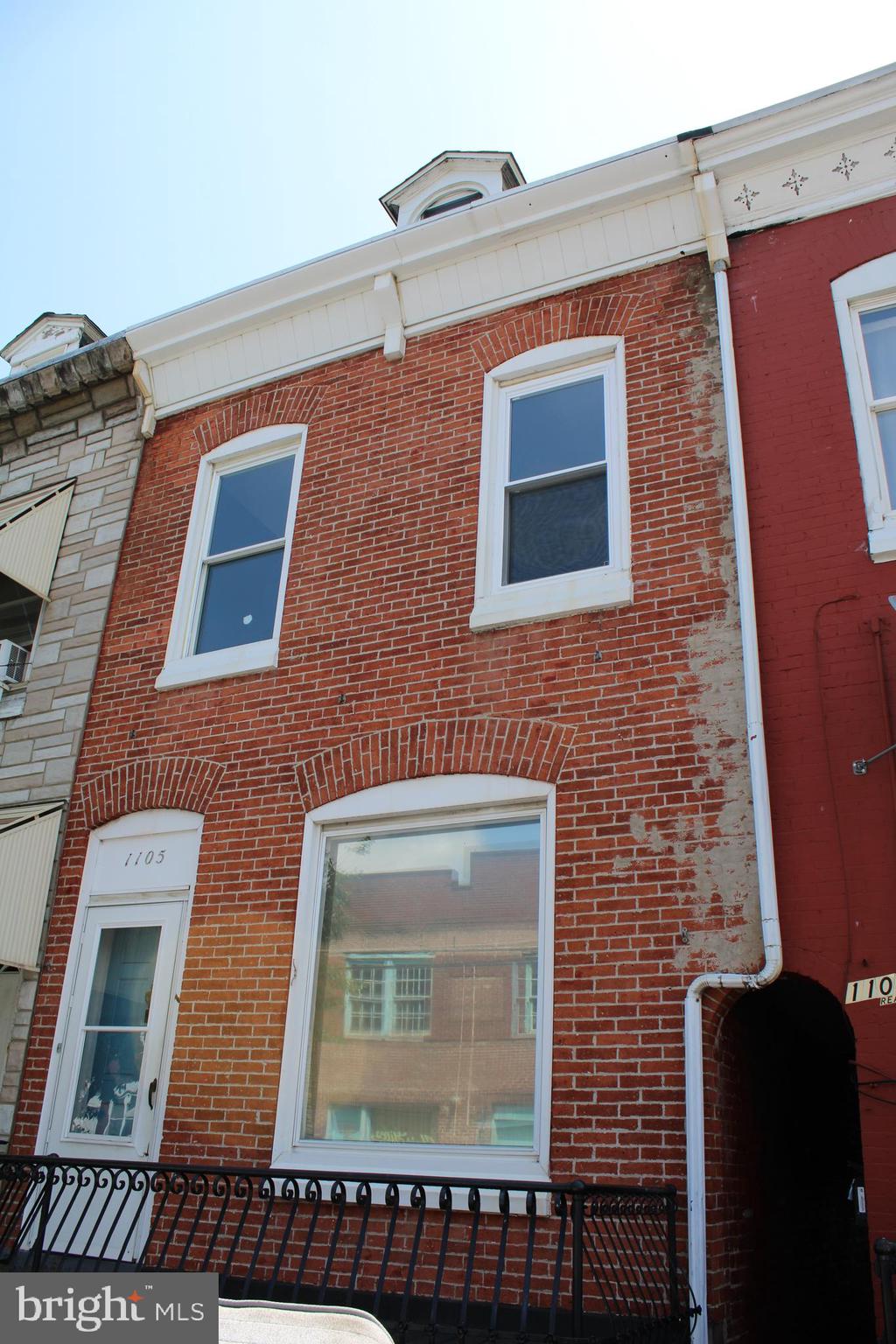 1105 N 10TH STREET