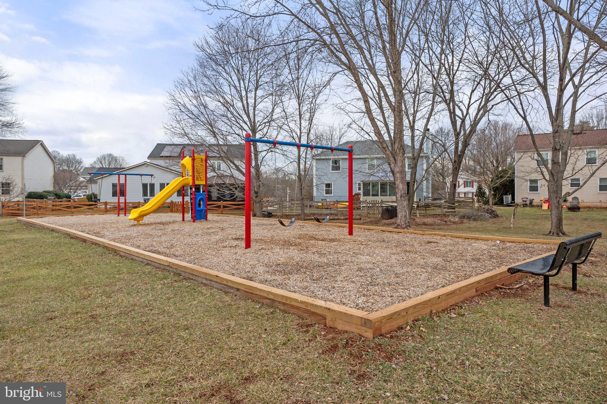 SENECA CHASE - Residential