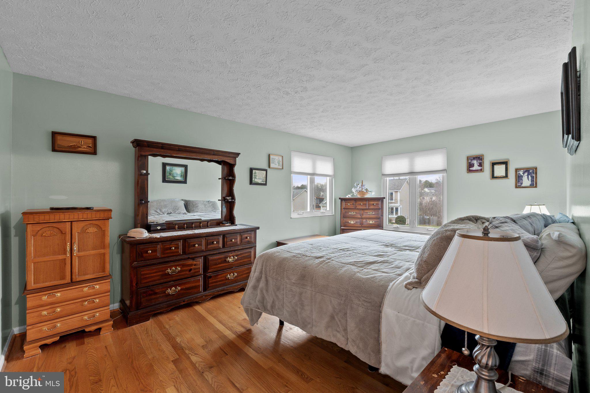 SENECA CHASE - Residential