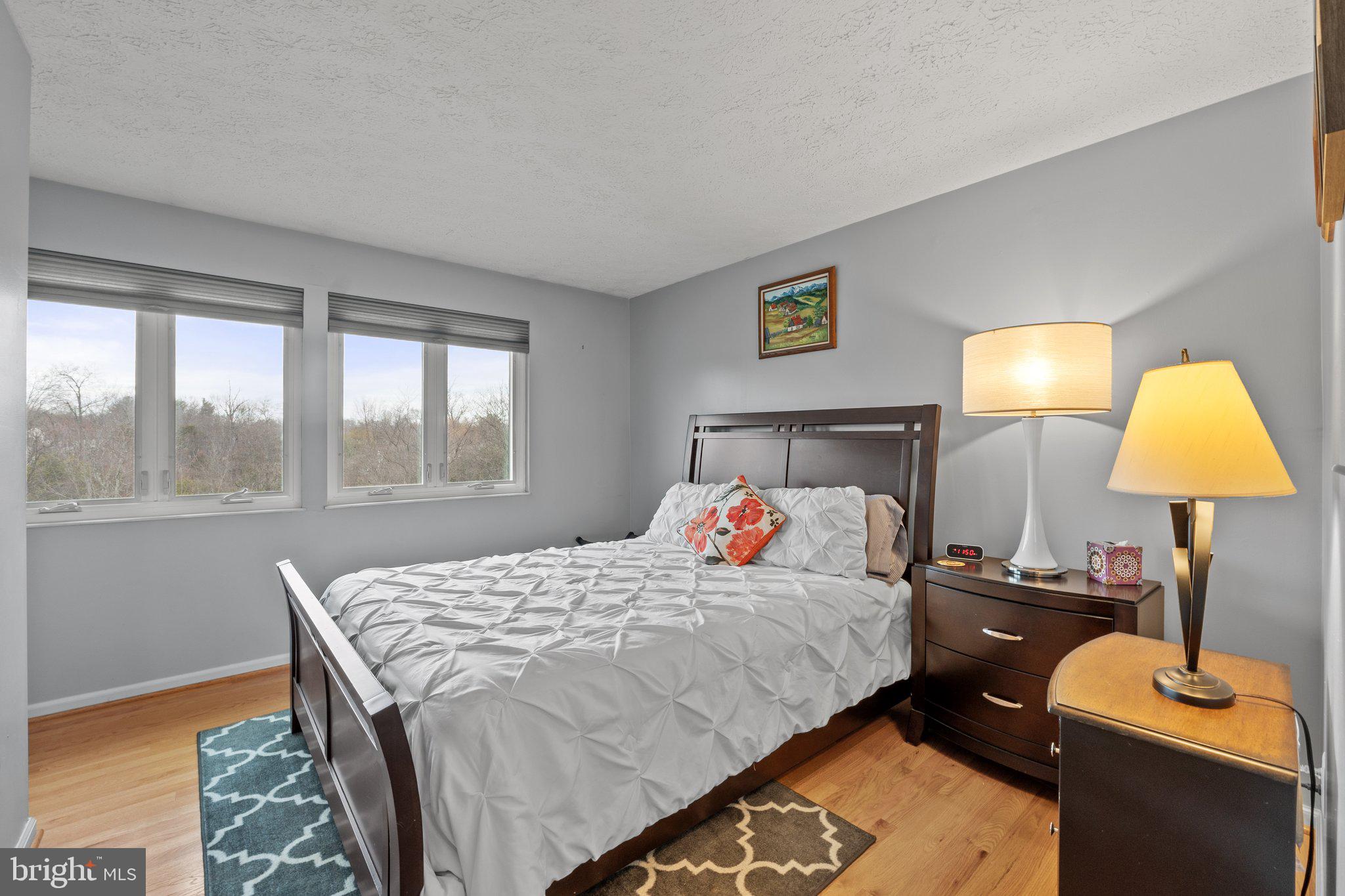 SENECA CHASE - Residential