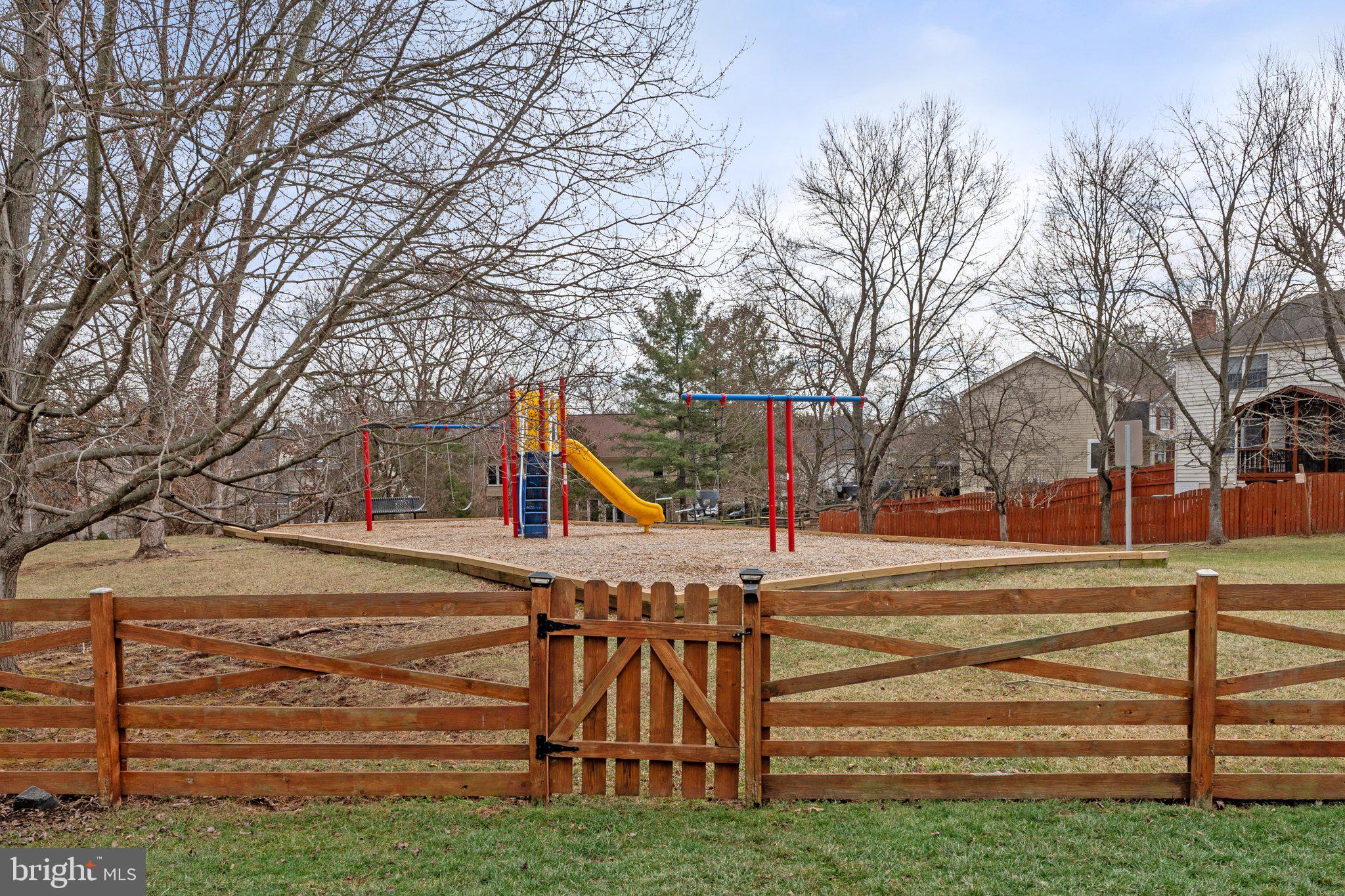 SENECA CHASE - Residential