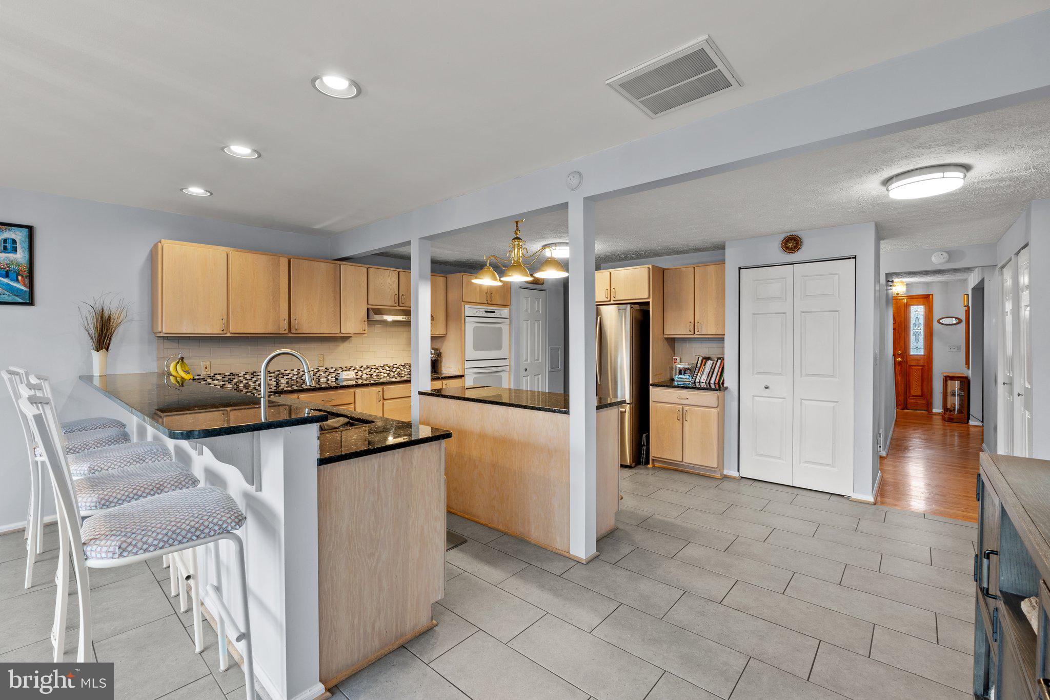 SENECA CHASE - Residential