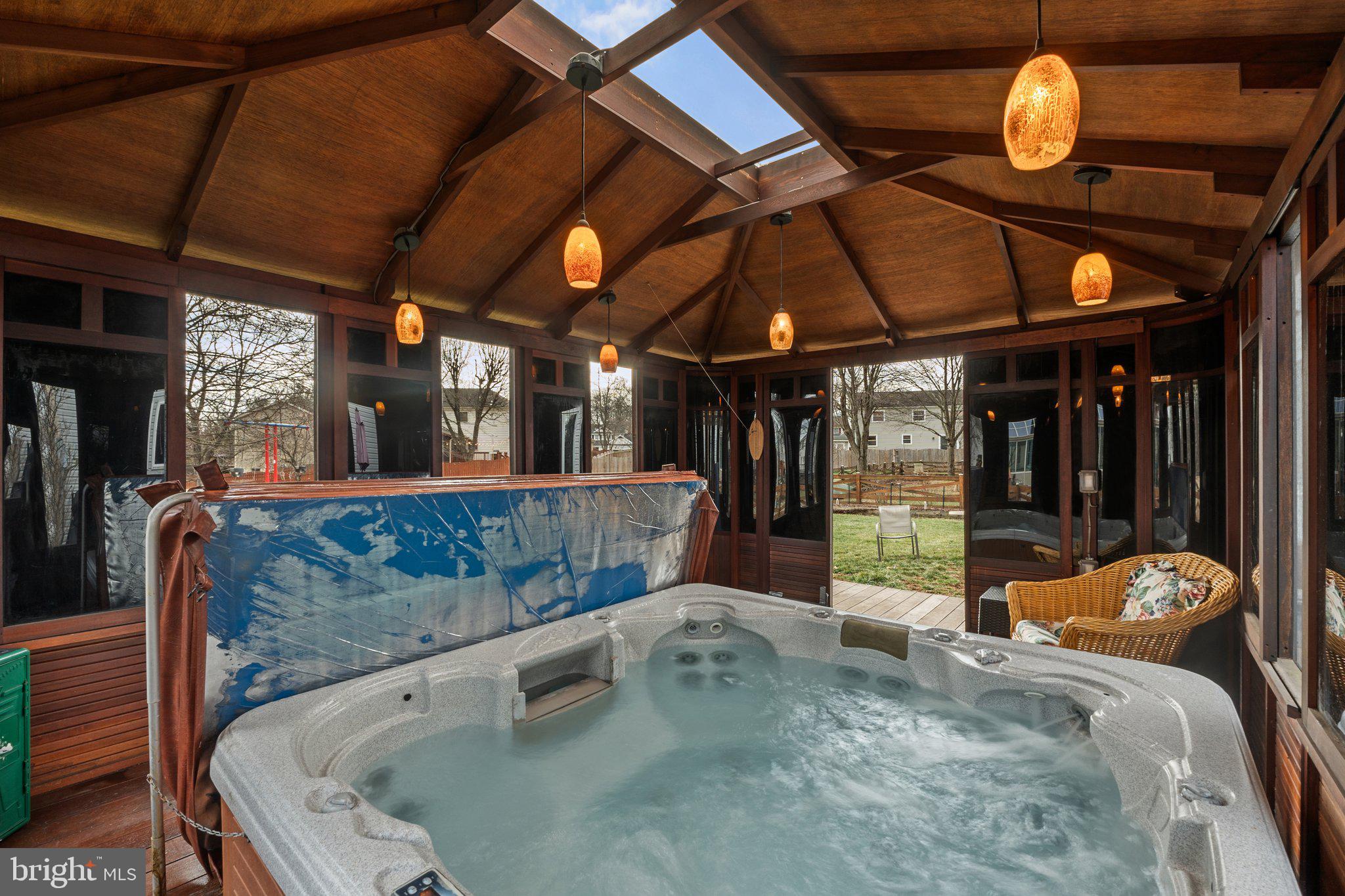 SENECA CHASE - Residential