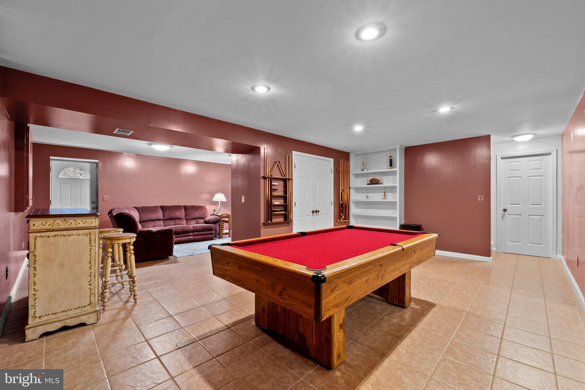 SENECA CHASE - Residential