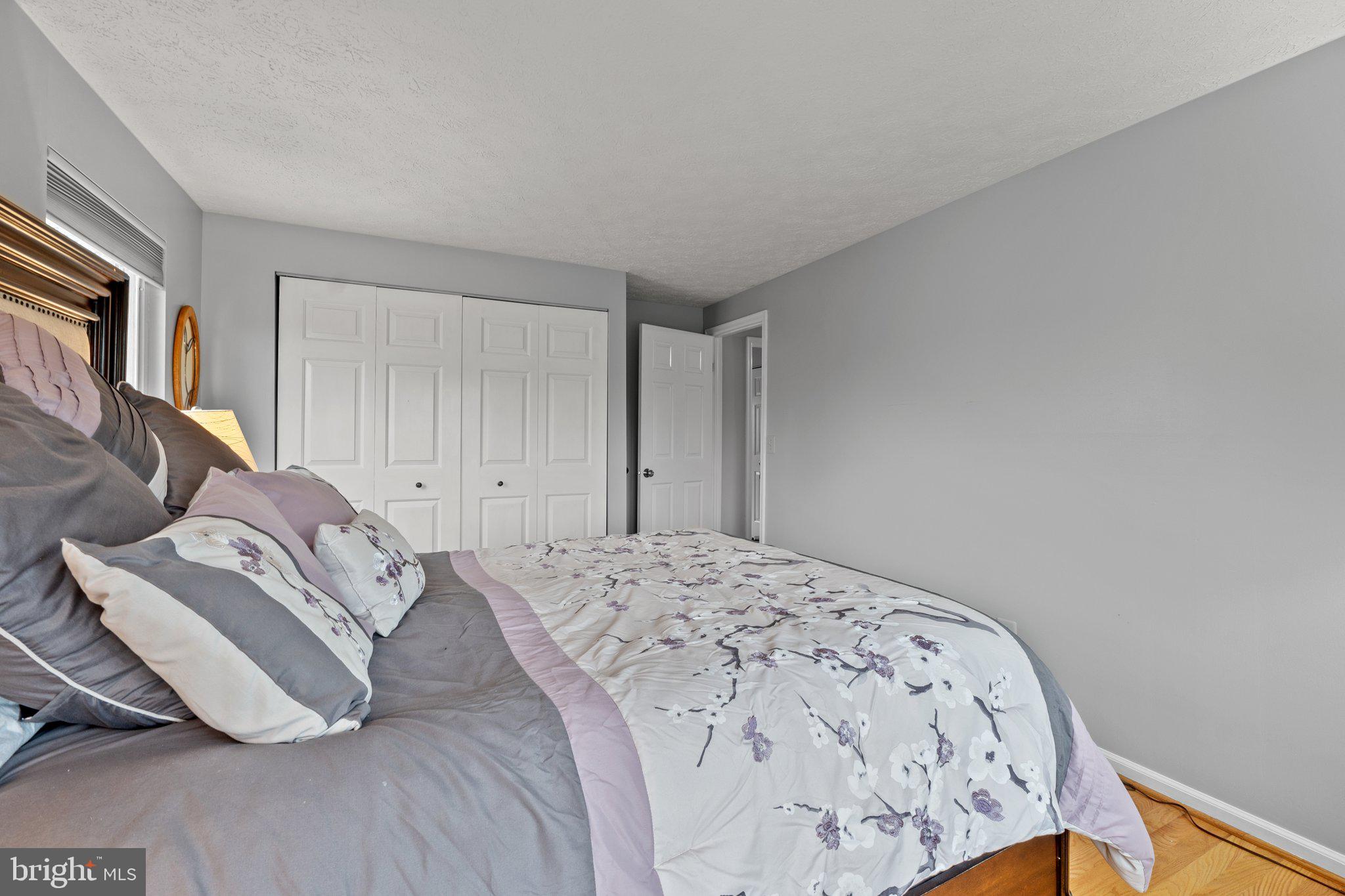 SENECA CHASE - Residential