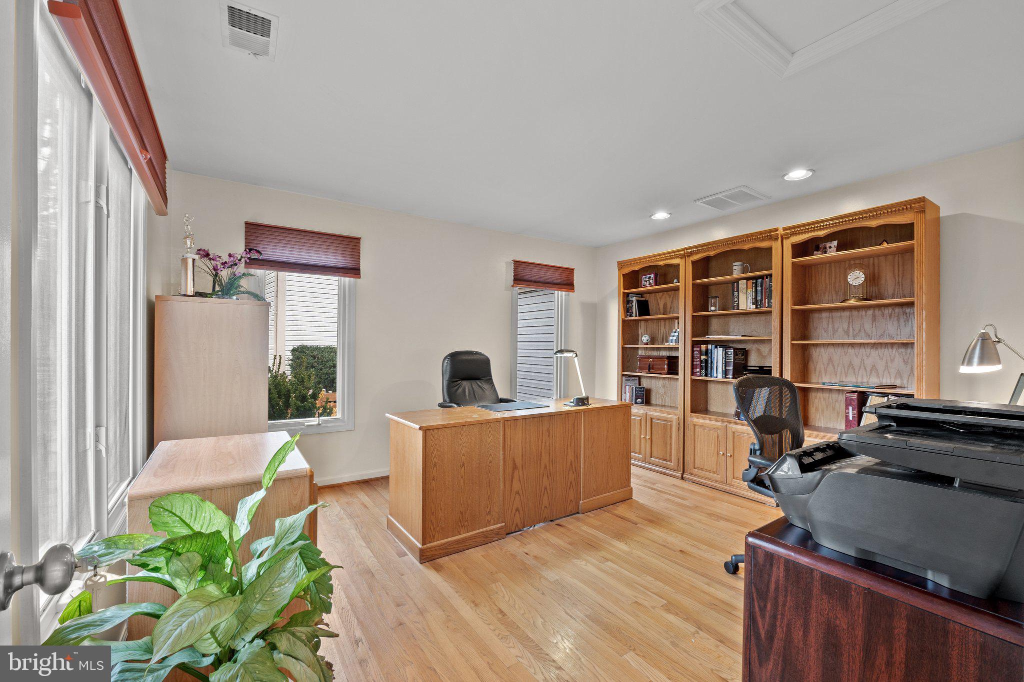 SENECA CHASE - Residential