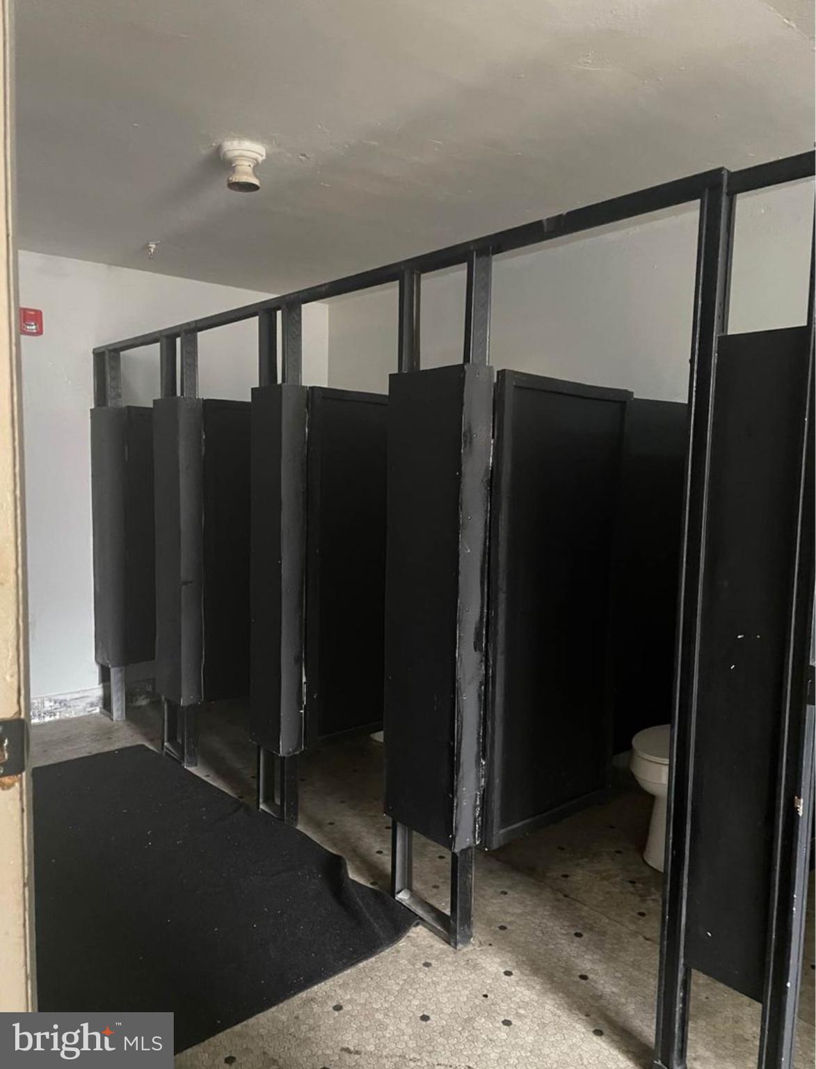 GERMANTOWN - Commercial Lease