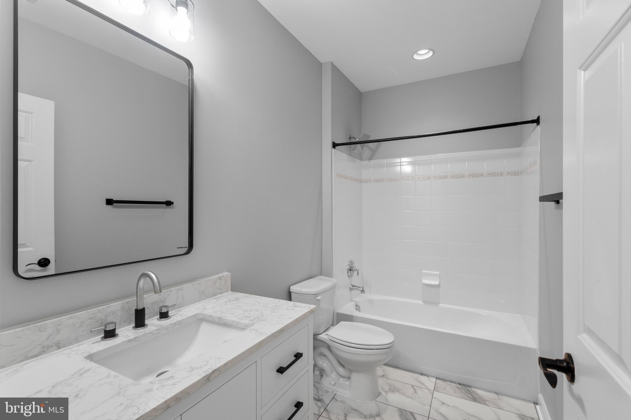 CEDAR CREST - Residential