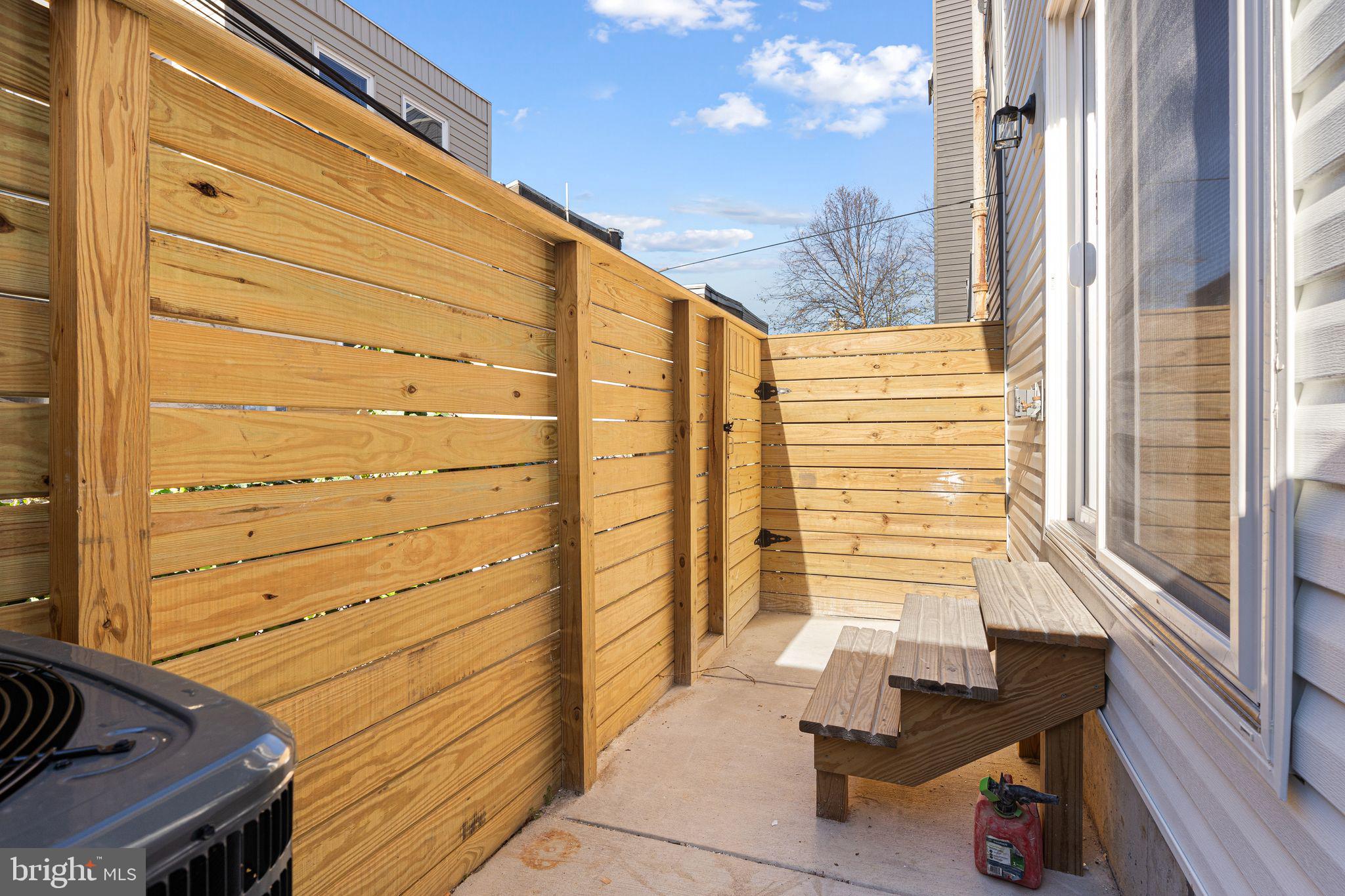 POINT BREEZE - Residential