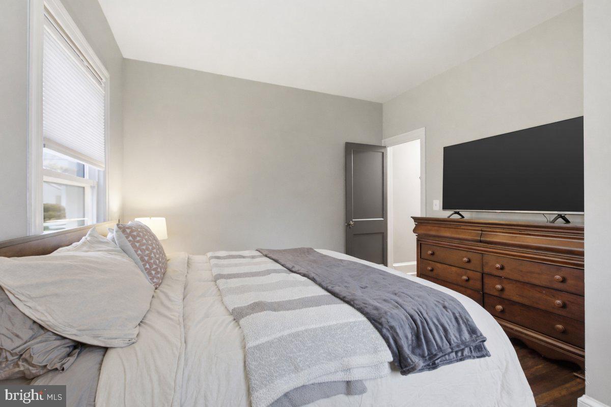 ADDISON HEIGHTS - Residential