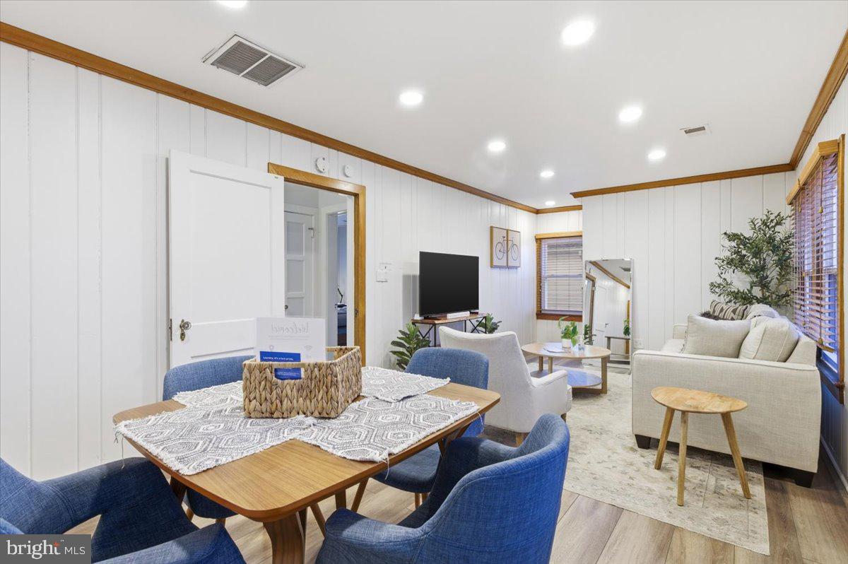 ADDISON HEIGHTS - Residential