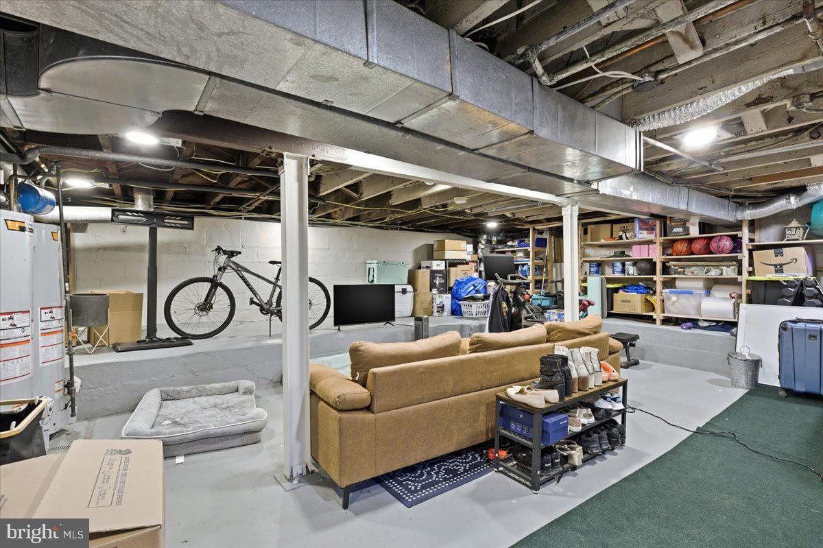 ADDISON HEIGHTS - Residential