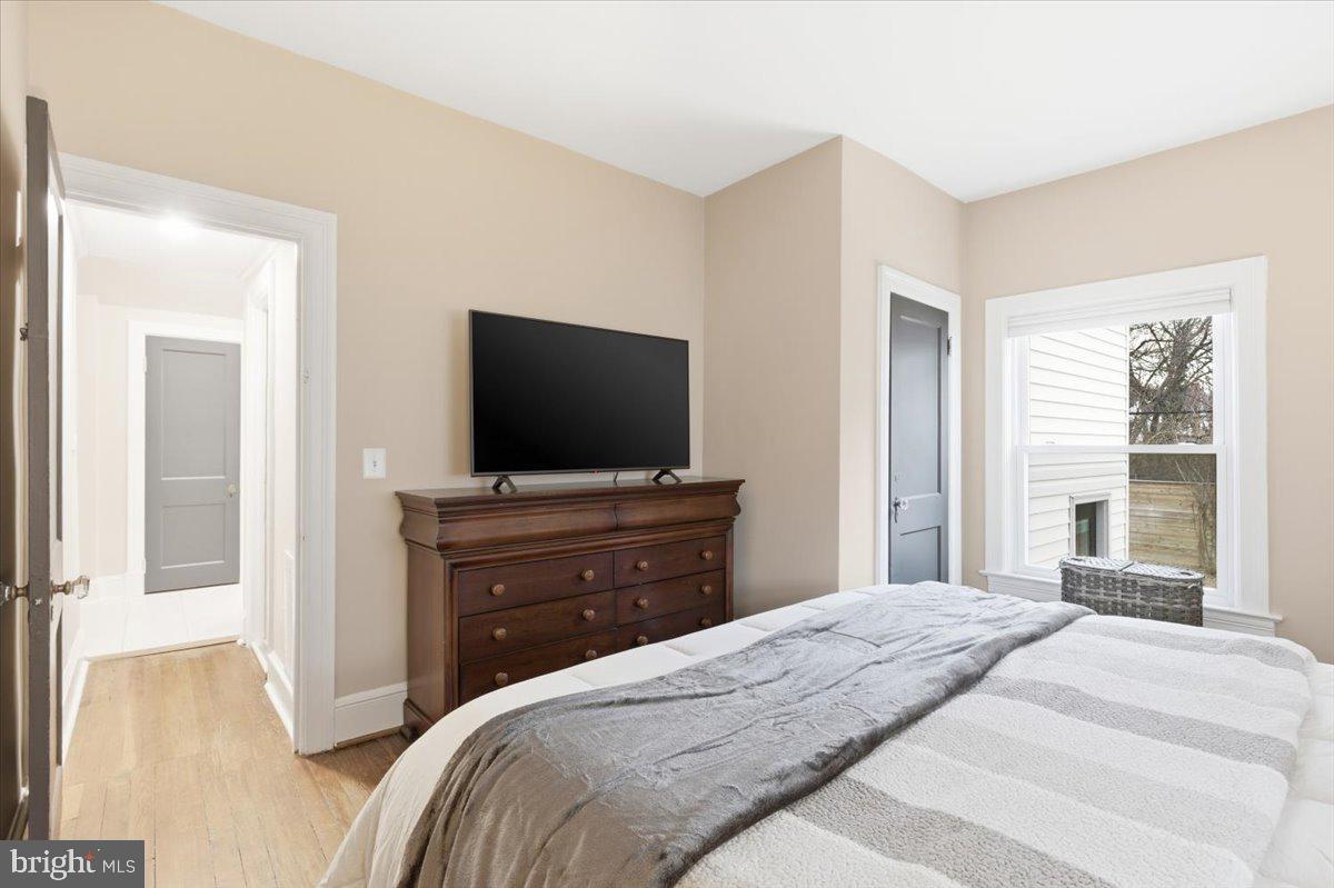 ADDISON HEIGHTS - Residential