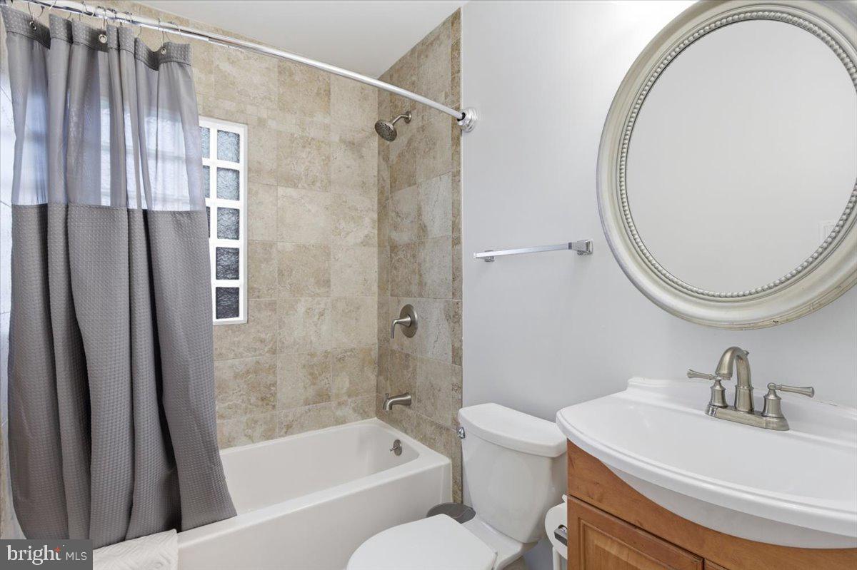 ADDISON HEIGHTS - Residential