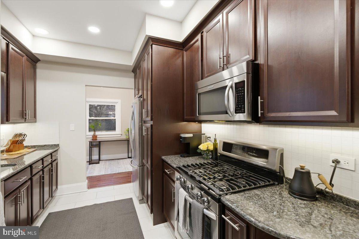 ADDISON HEIGHTS - Residential