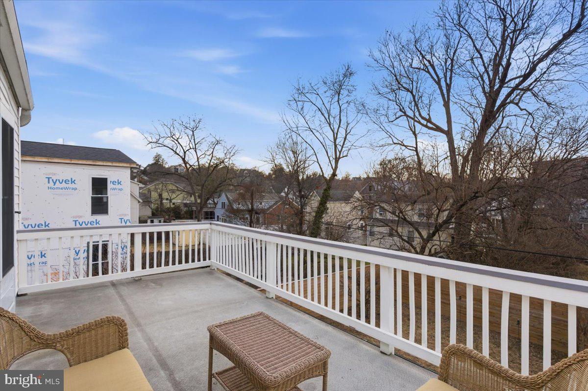 ADDISON HEIGHTS - Residential