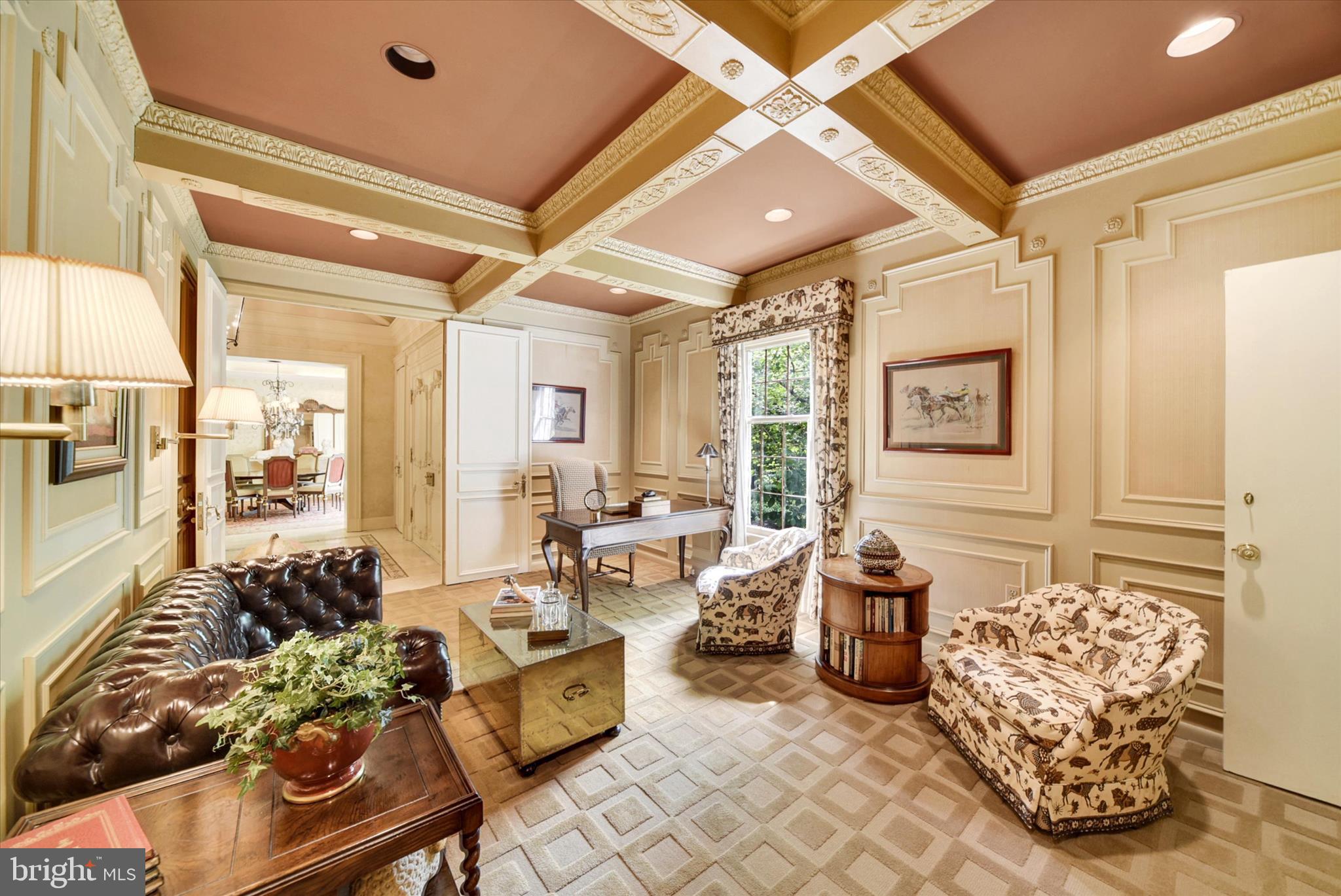 CAVESWOOD - Residential